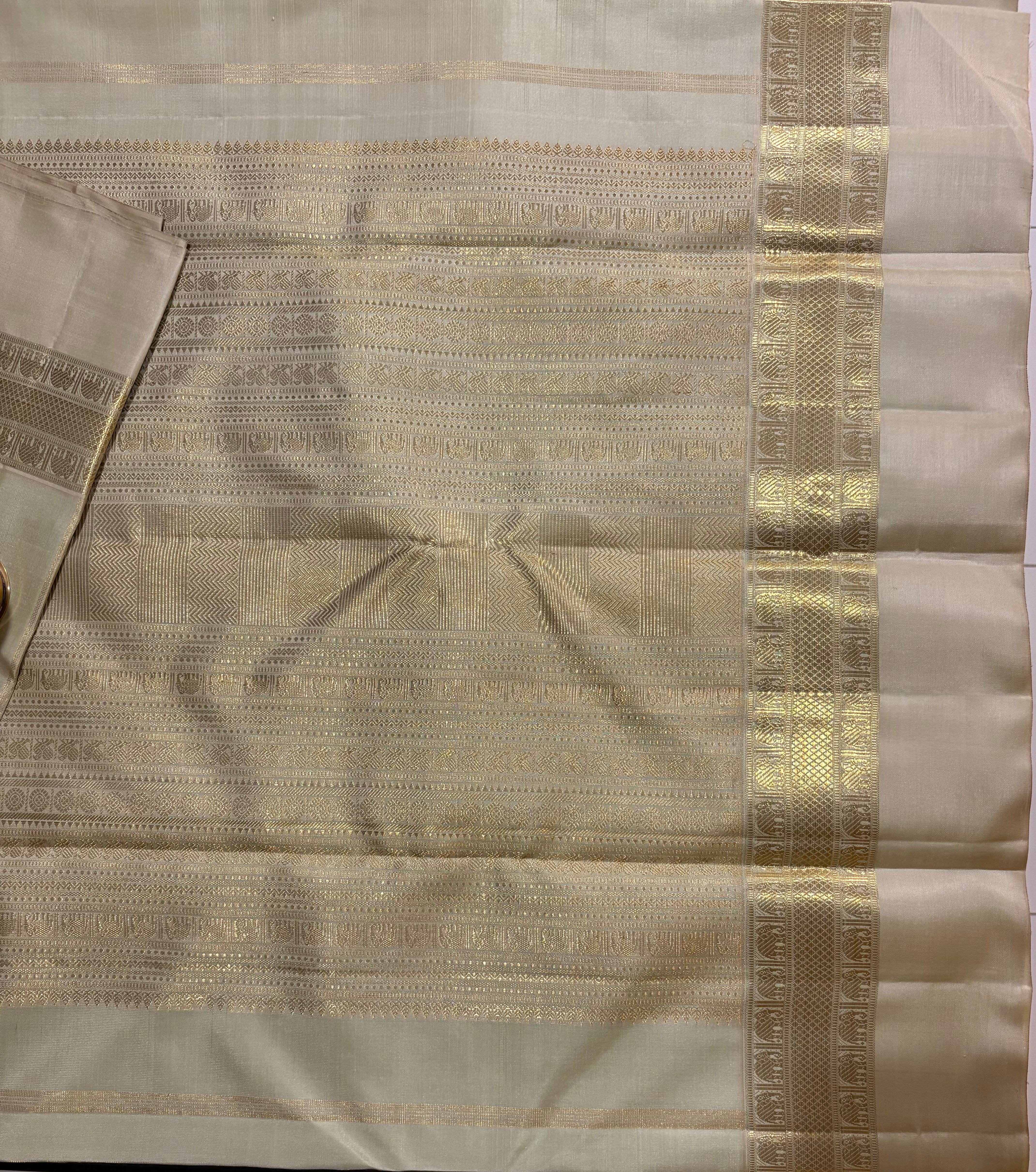 Rich Cream with a Pista tinge monotone Kanjivaram Silk Saree - RK0521