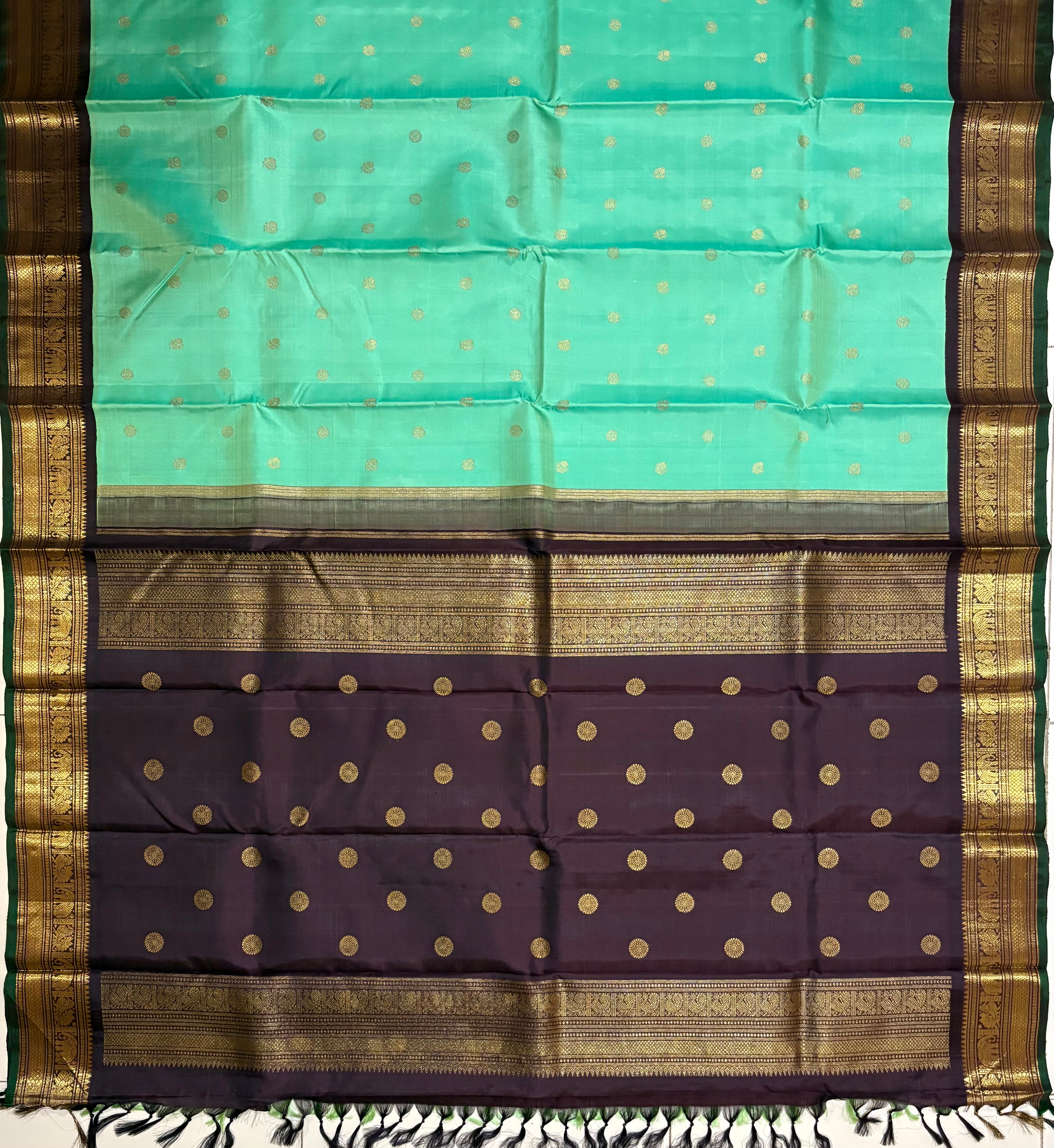 Rexona Green Korvai kanjivaram silk saree with Paaku coloured border-RK007