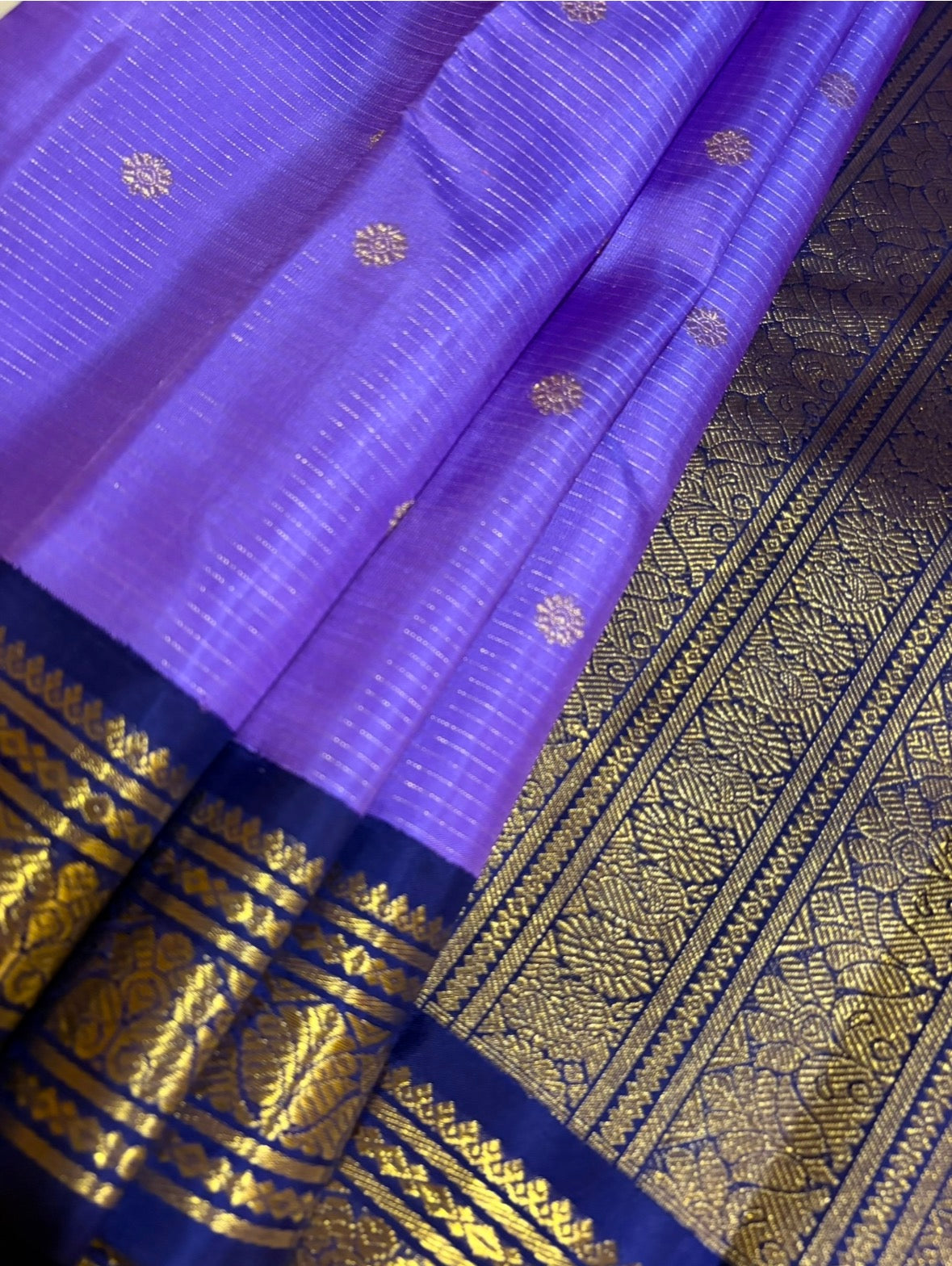 Kai Korvai December Poo Kanjivaram Silk Saree with Navy Blue Border - RK0239