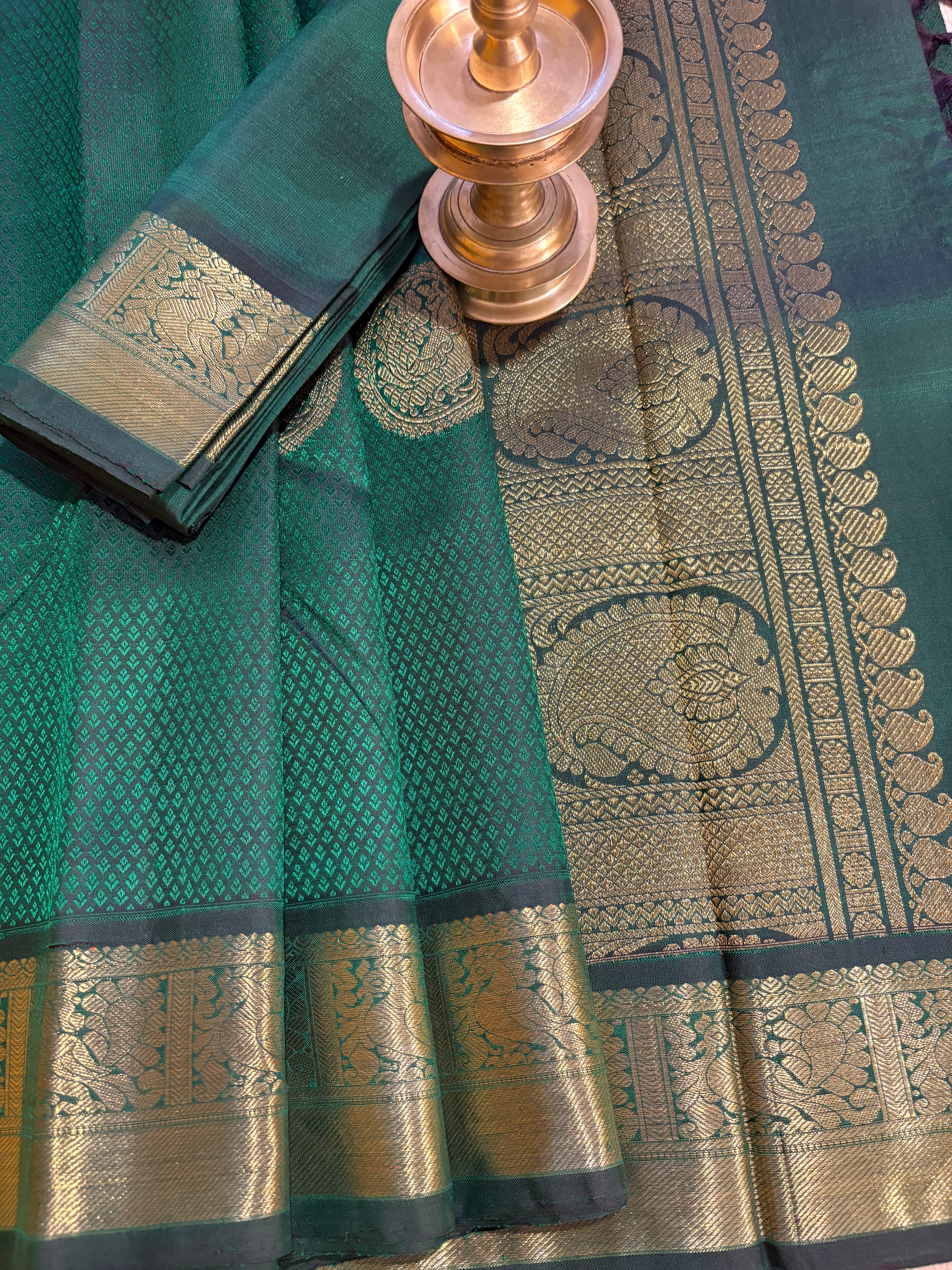 Bottle green Monotone Kanjivaram Silk Saree with jacquard weave - RK0181
