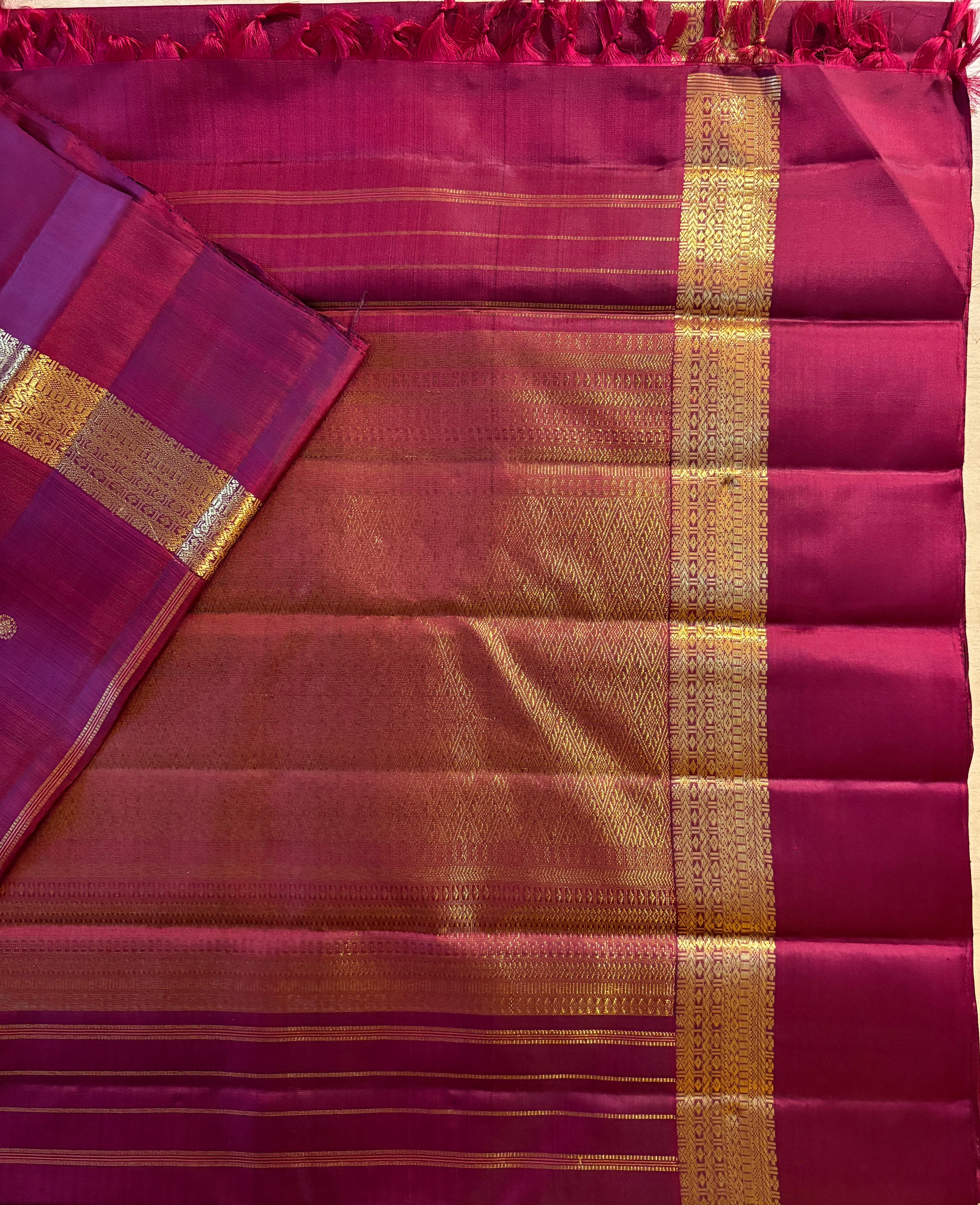 Kunguma Arakku monotone kanjivaram Silk Saree with Kaal erangina border - RK0758