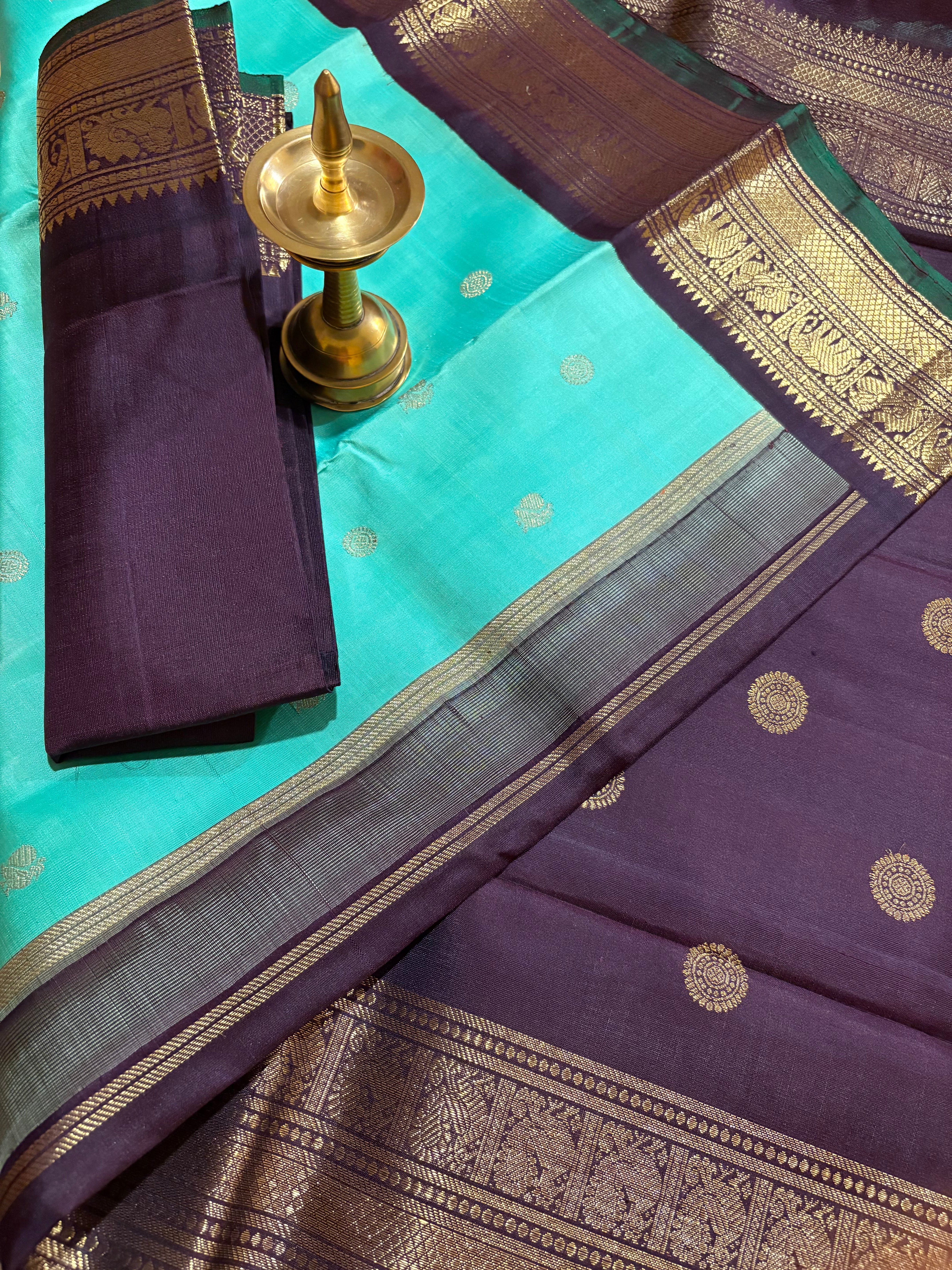 Rexona Green Korvai kanjivaram silk saree with Paaku coloured border-RK007