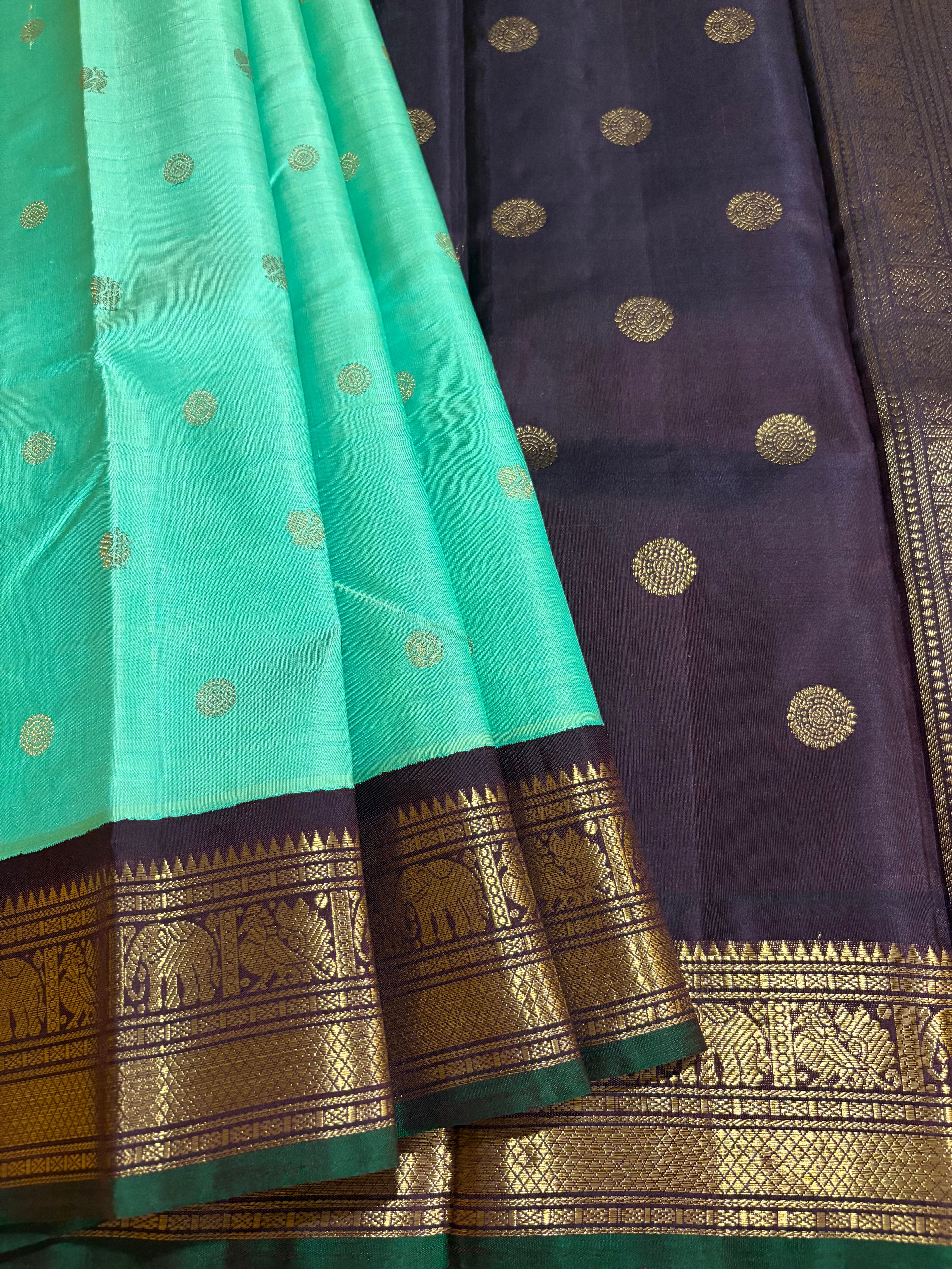Rexona Green Korvai kanjivaram silk saree with Paaku coloured border-RK007
