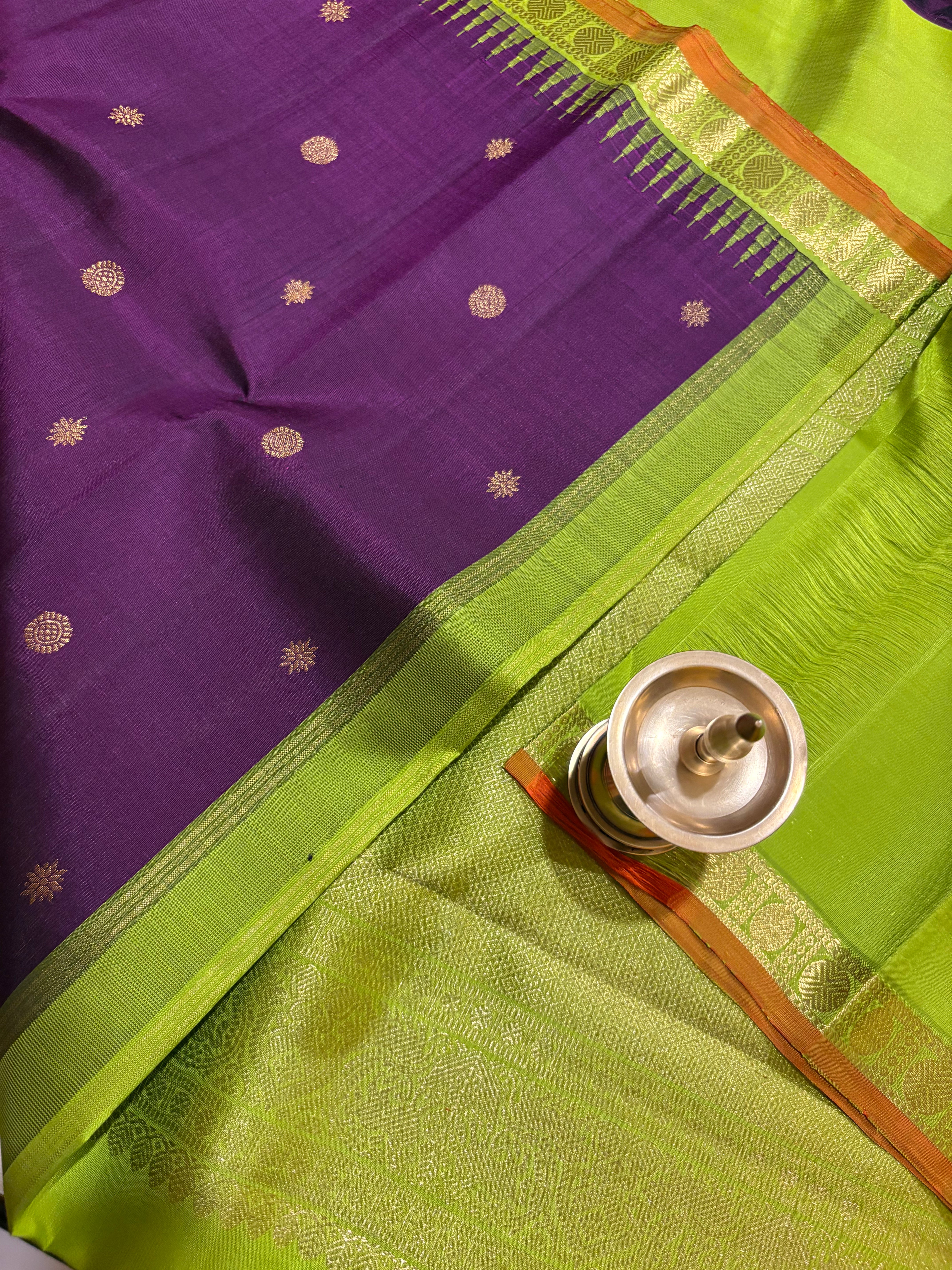 Deep Brinjal Kanjivaram Silk Saree with Parrot Green border - RK0329