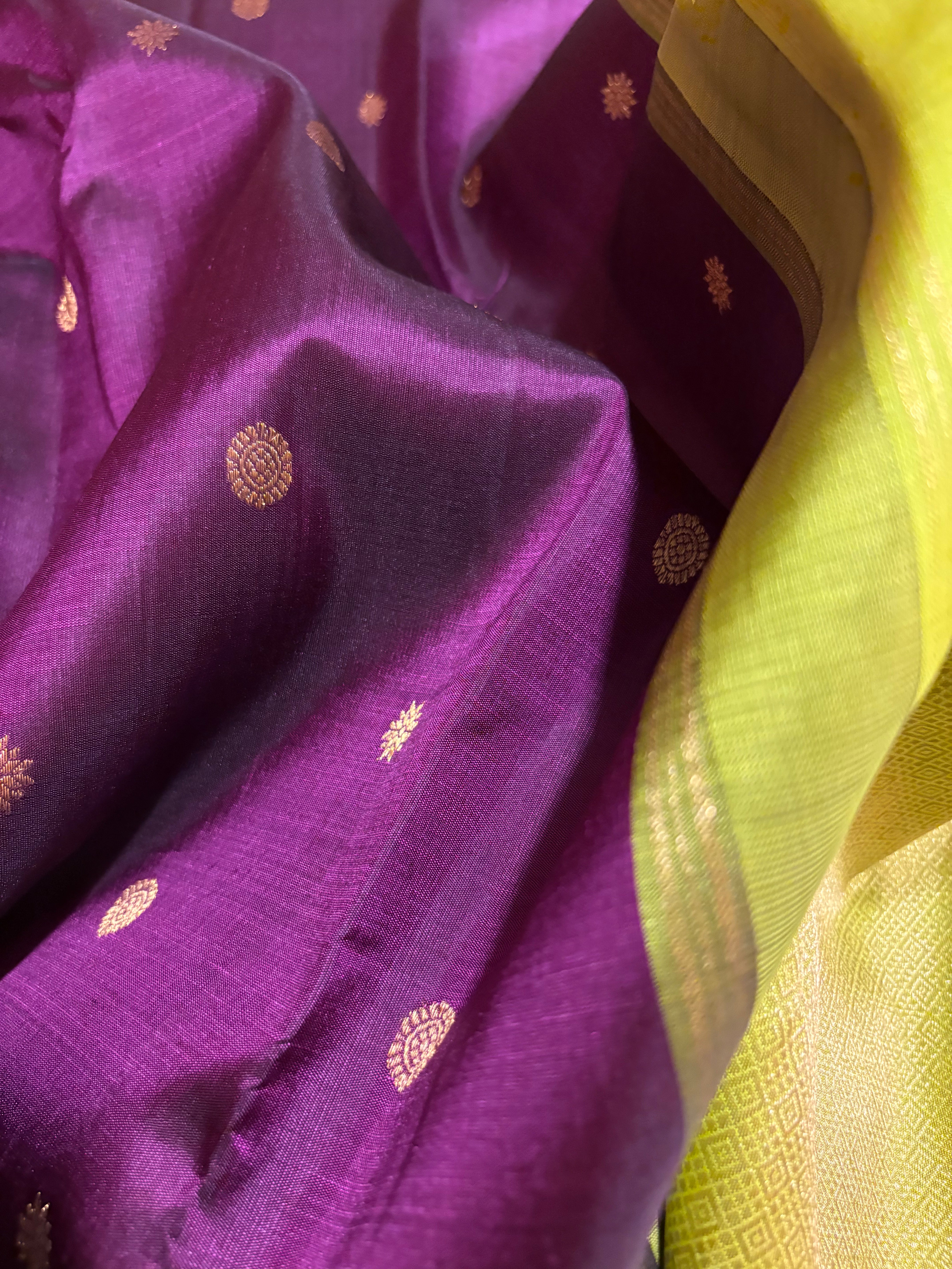 Deep Brinjal Kanjivaram Silk Saree with Parrot Green border - RK0329