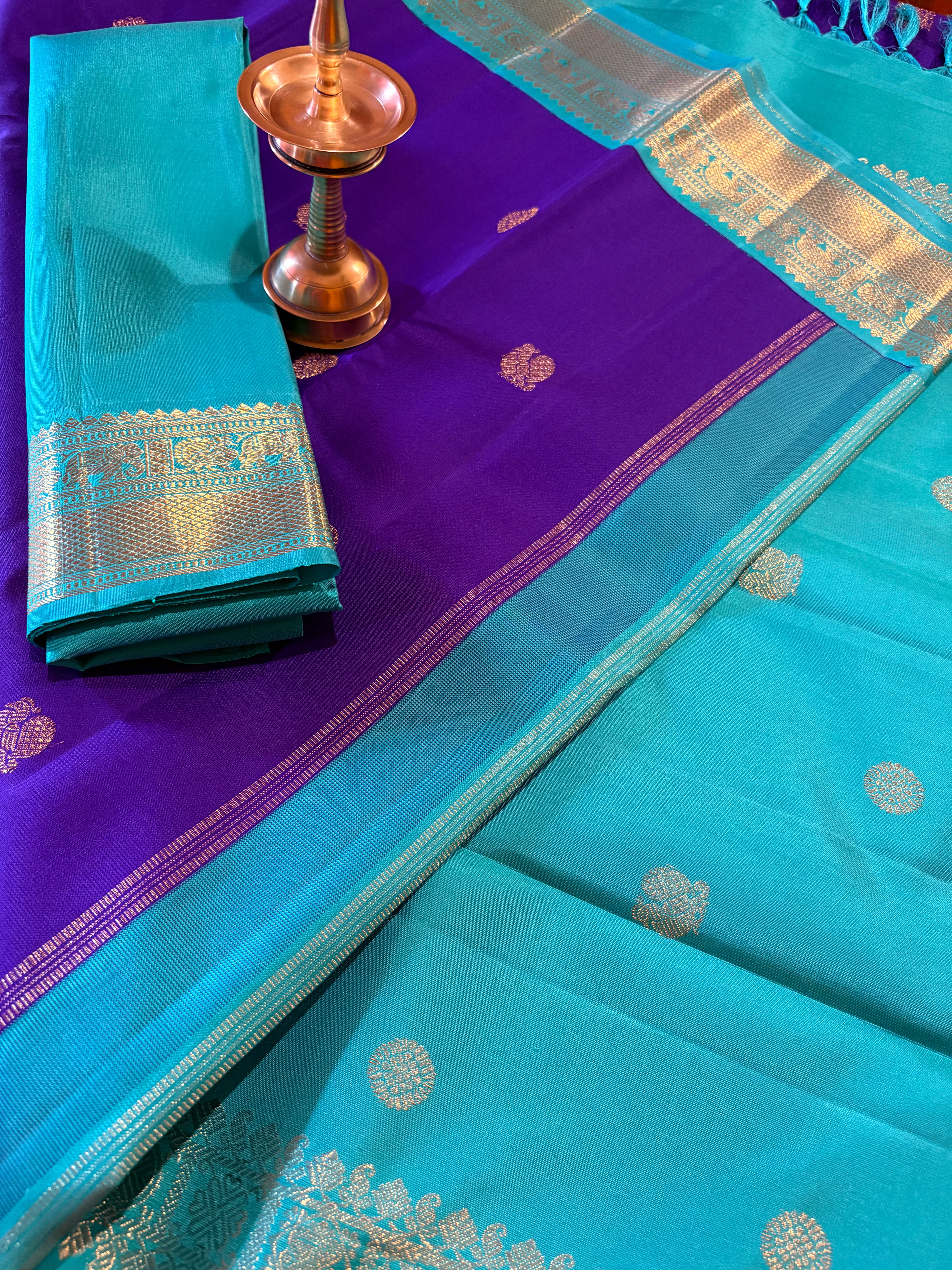 Deep purple Korvai Kanjivaram Silk Saree with Turquoise border - RK0284