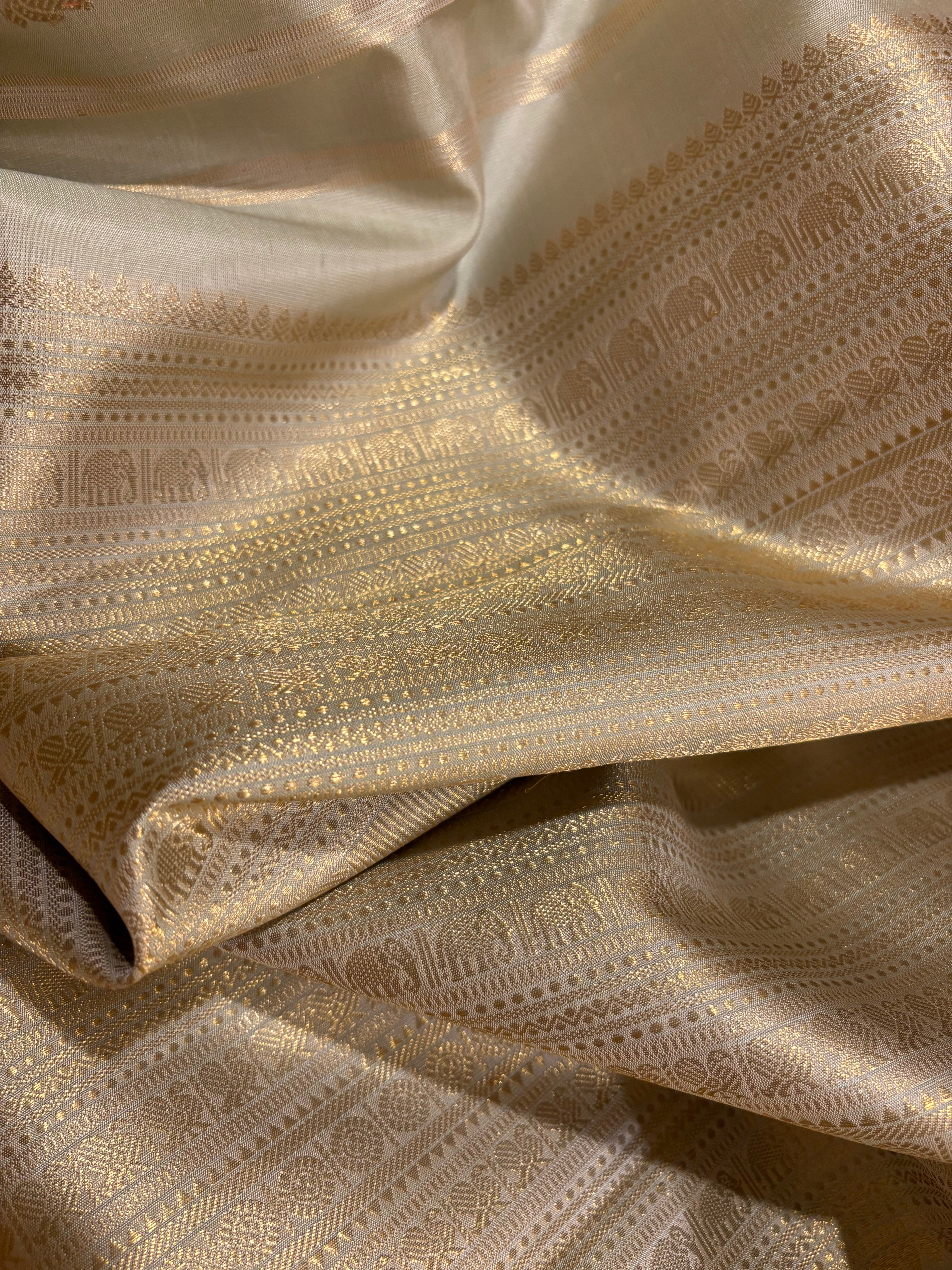 Rich Cream with a Pista tinge monotone Kanjivaram Silk Saree - RK0521