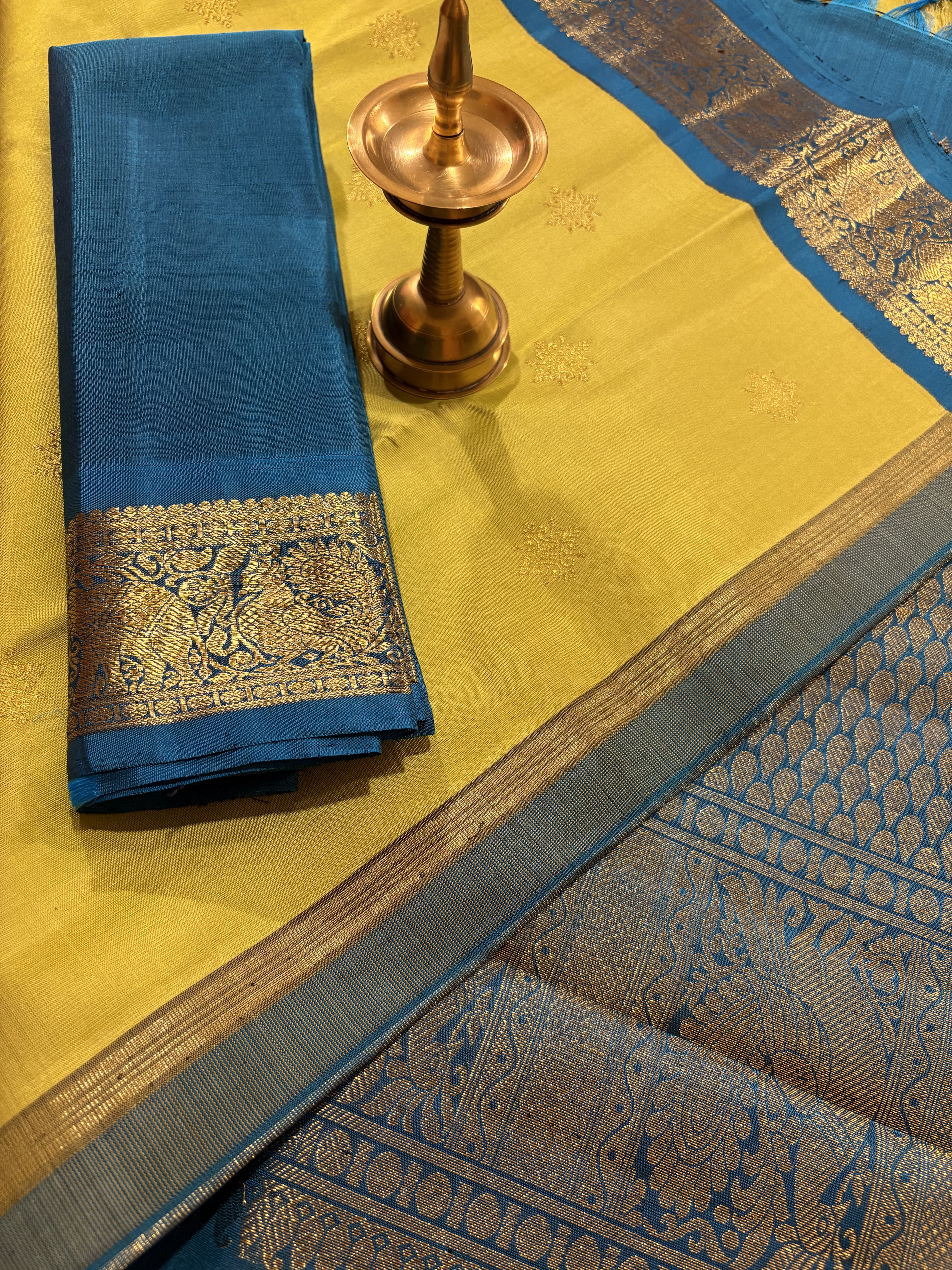 Green Sampanga Korvai Kanjivaram Silk Saree with Ananda Blue Border - RK0375