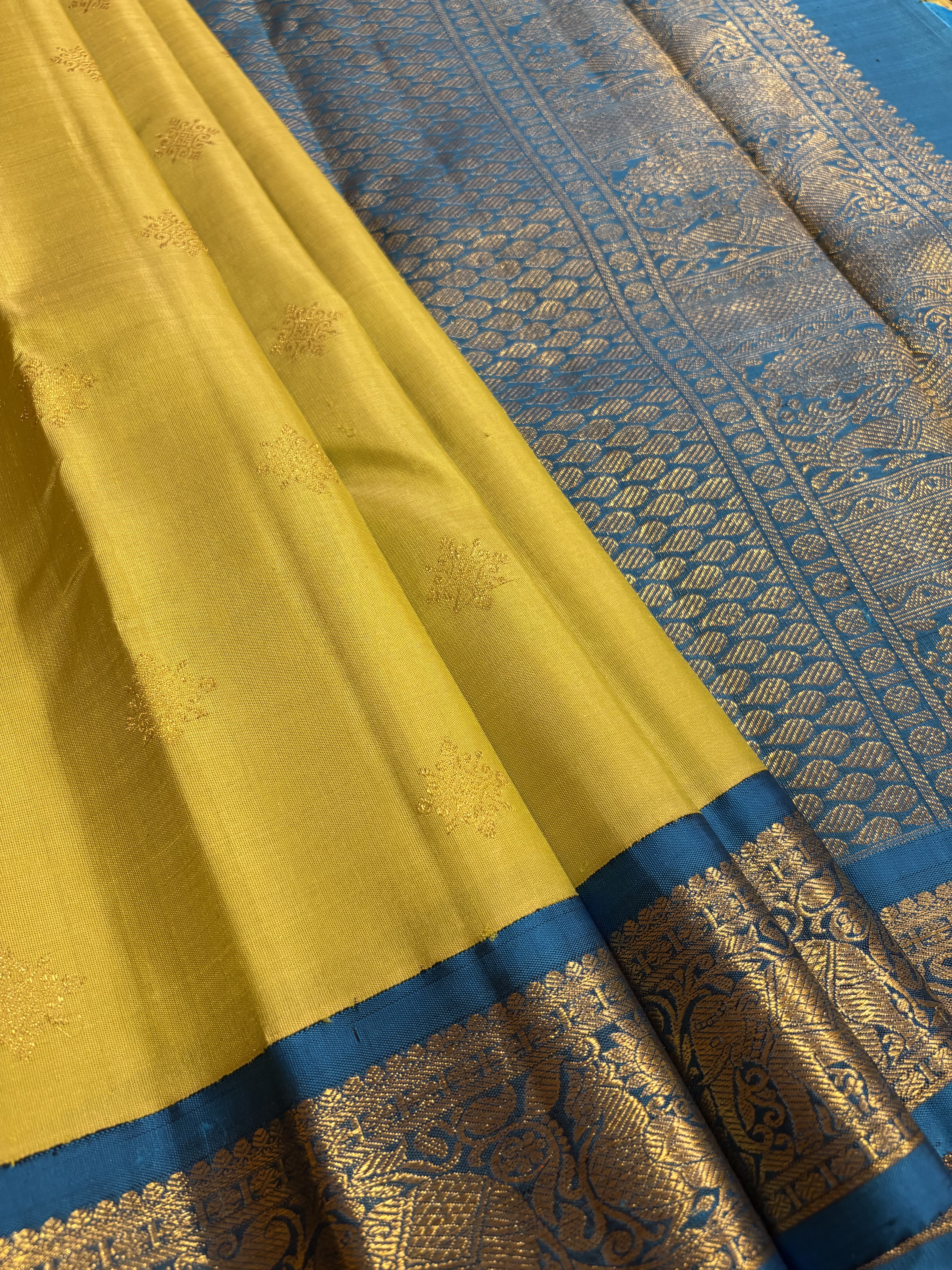 Green Sampanga Korvai Kanjivaram Silk Saree with Ananda Blue Border - RK0375