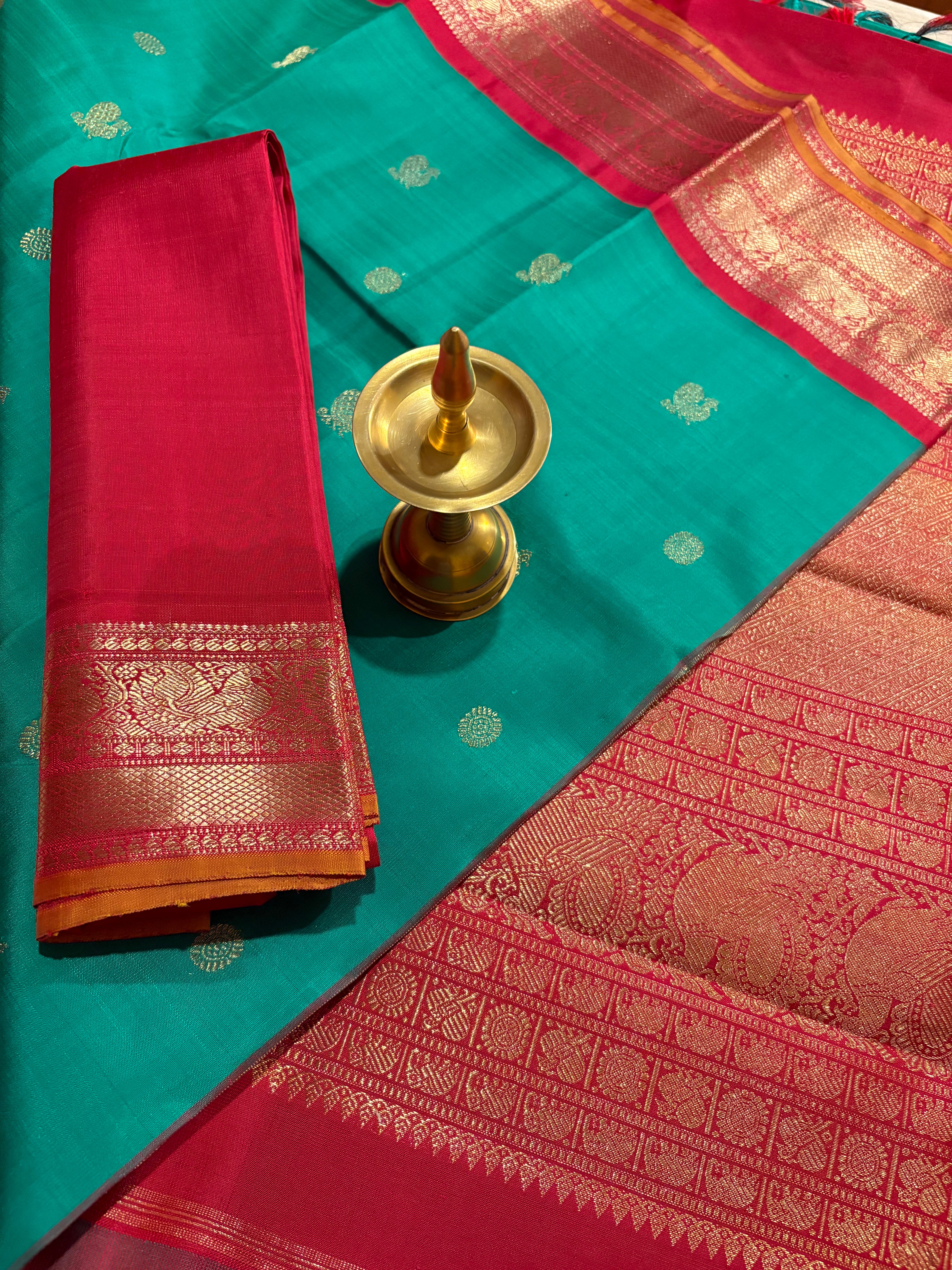 Kumaran Green Handloom Kanjivaram Silk Saree with Arakku Border - RK0144