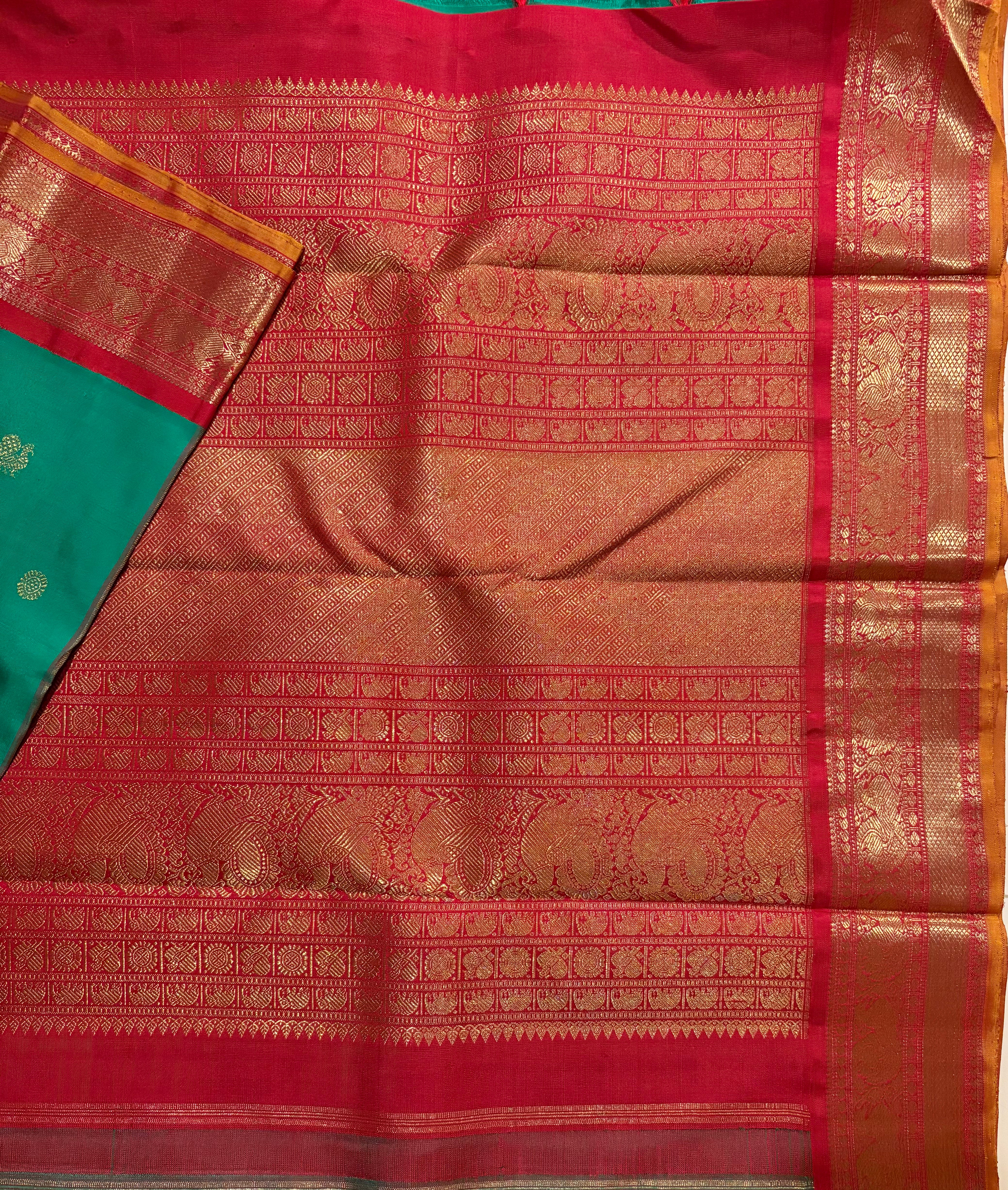 Kumaran Green Handloom Kanjivaram Silk Saree with Arakku Border - RK0144