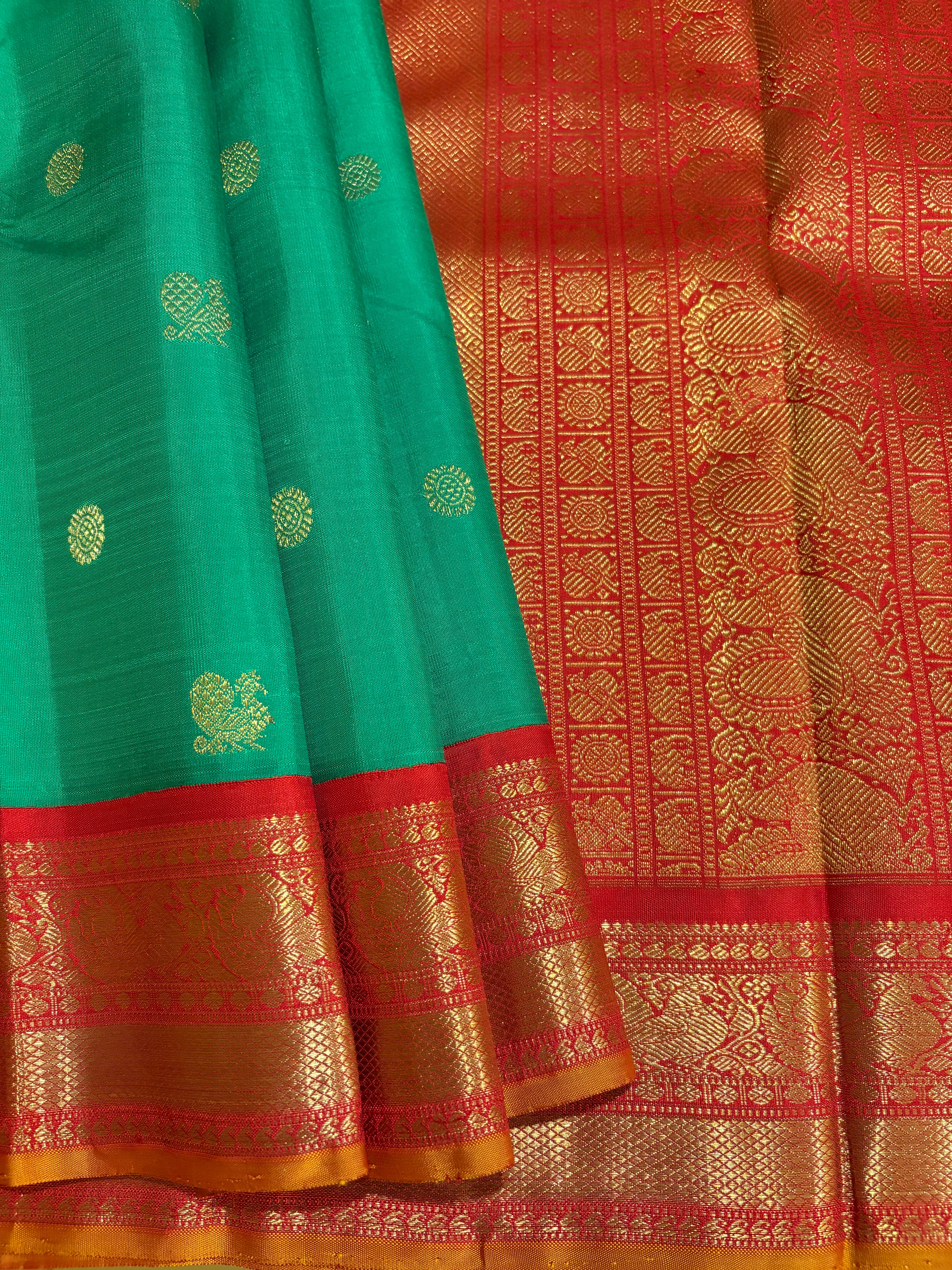 Kumaran Green Handloom Kanjivaram Silk Saree with Arakku Border - RK0144