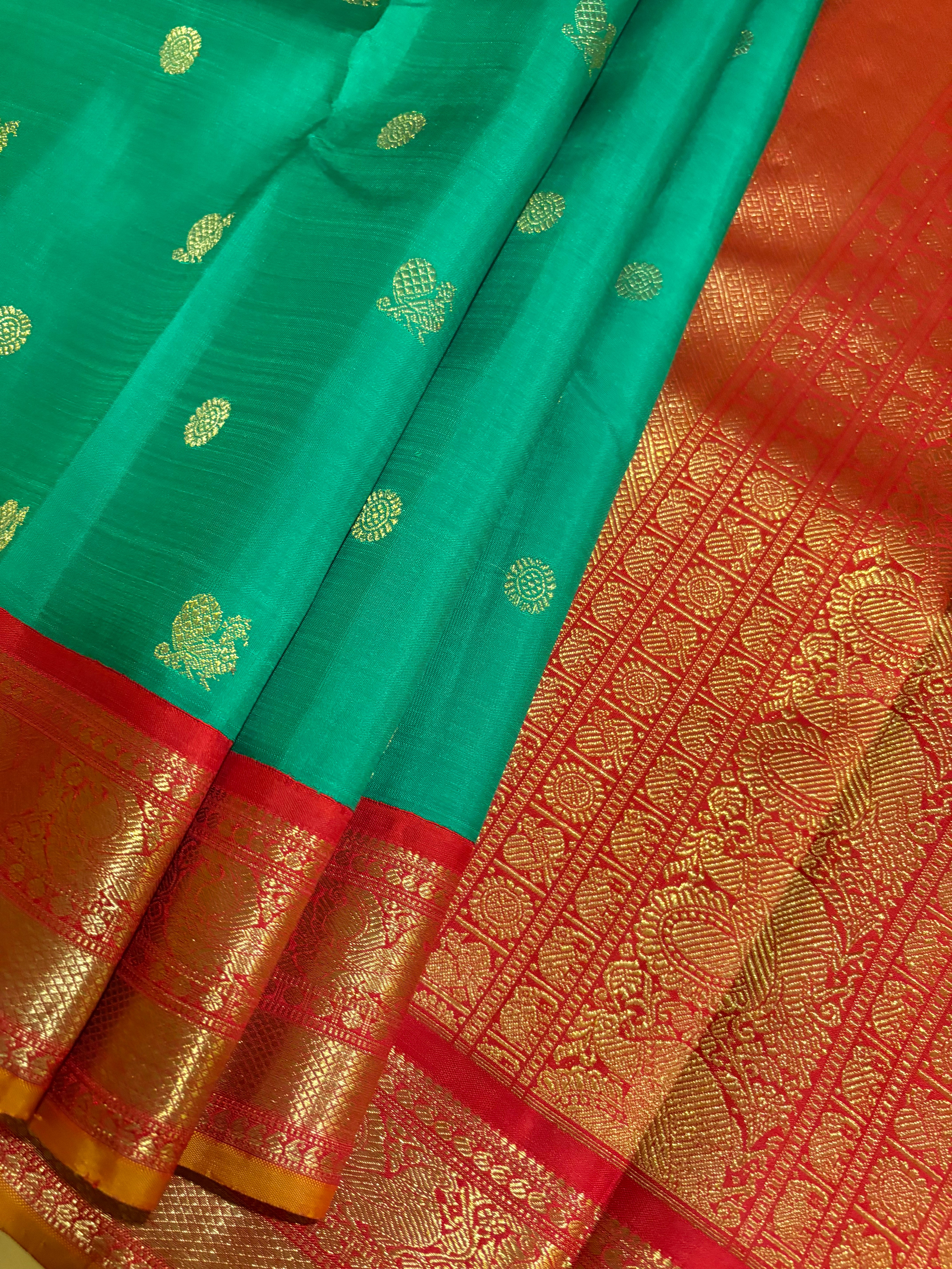 Kumaran Green Handloom Kanjivaram Silk Saree with Arakku Border - RK0144