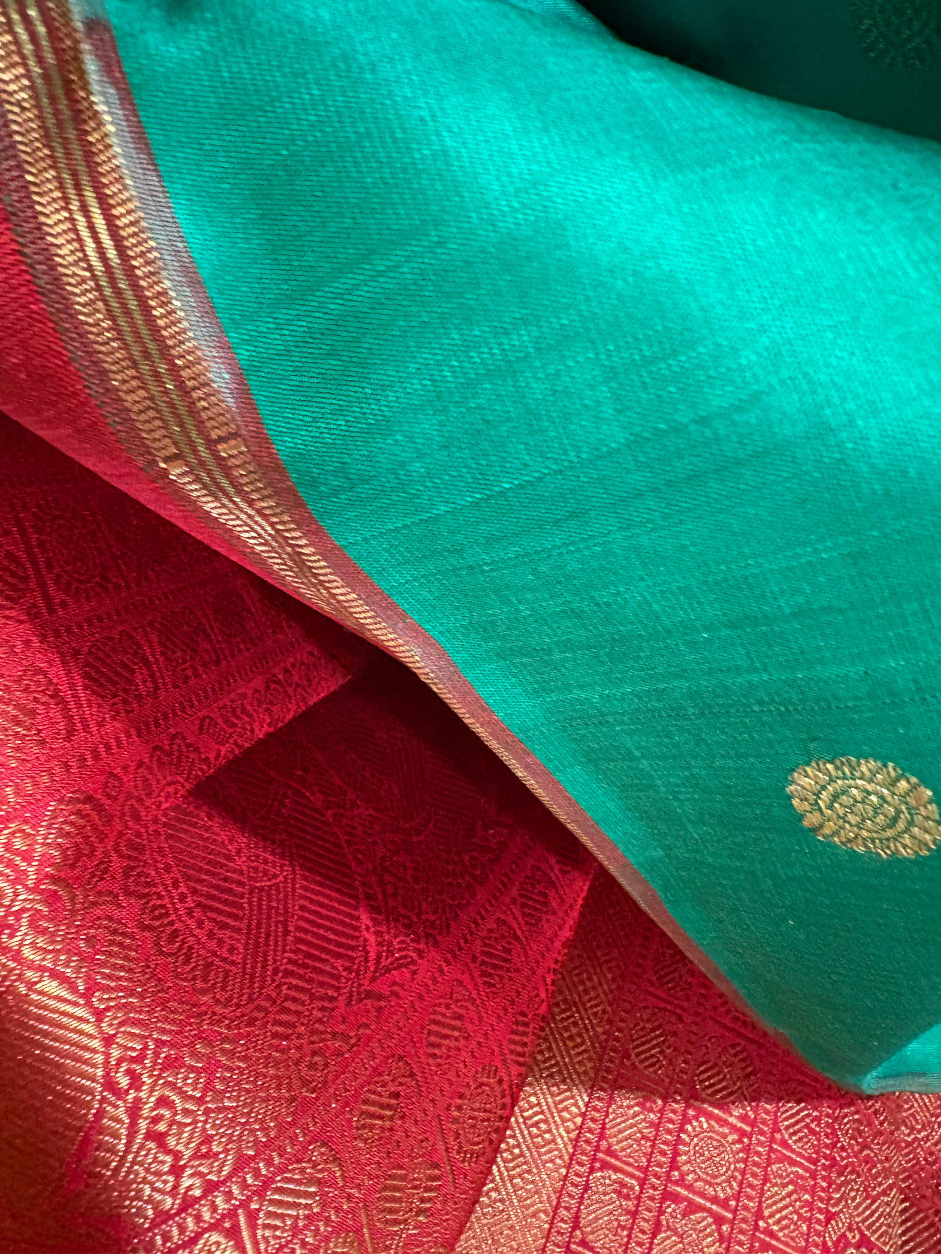 Kumaran Green Handloom Kanjivaram Silk Saree with Arakku Border - RK0144