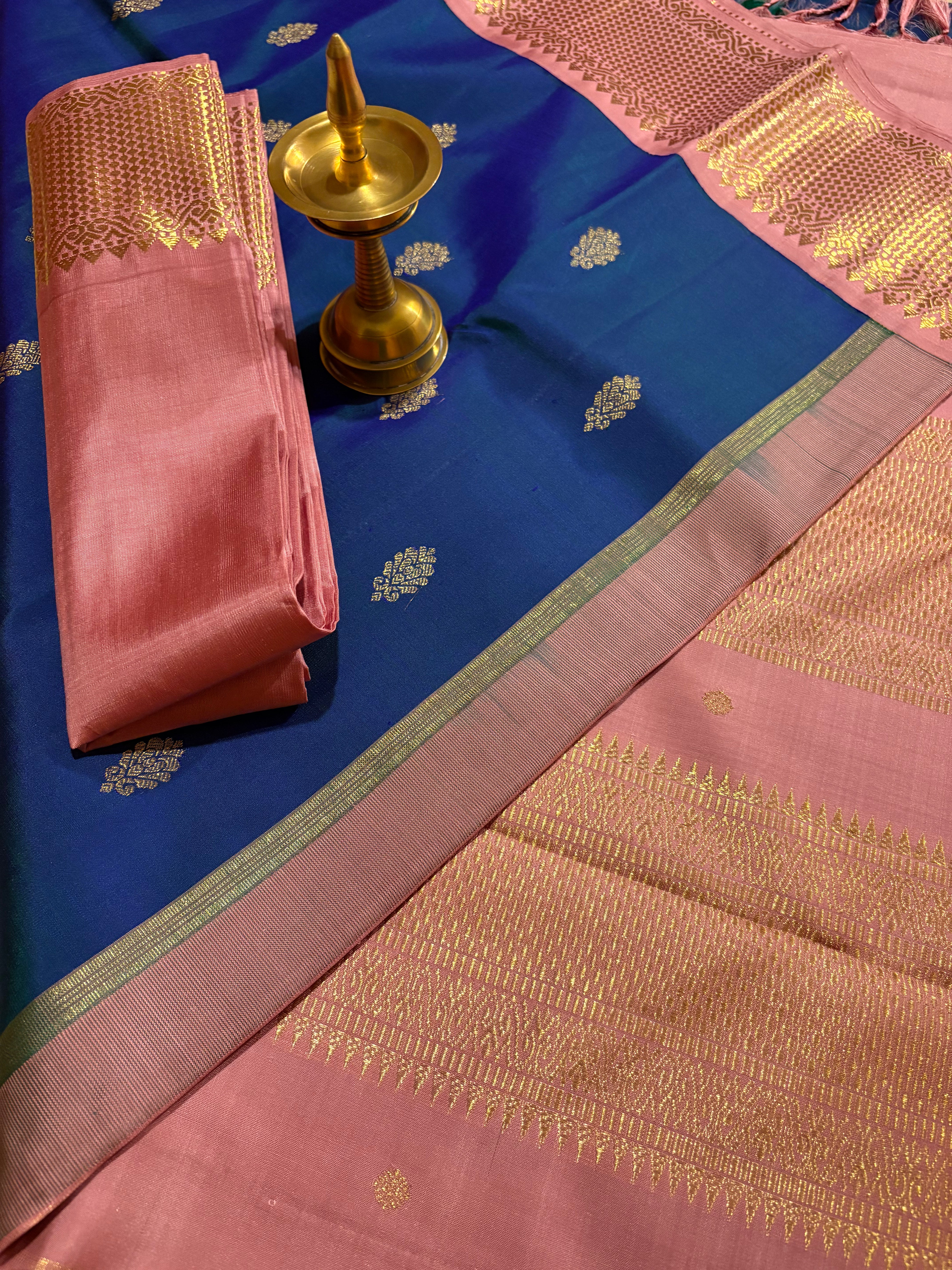 MayilKazhuthu colour Korvai Handloom Kanjivaram Silk Saree with Onion Pink border - RK0412