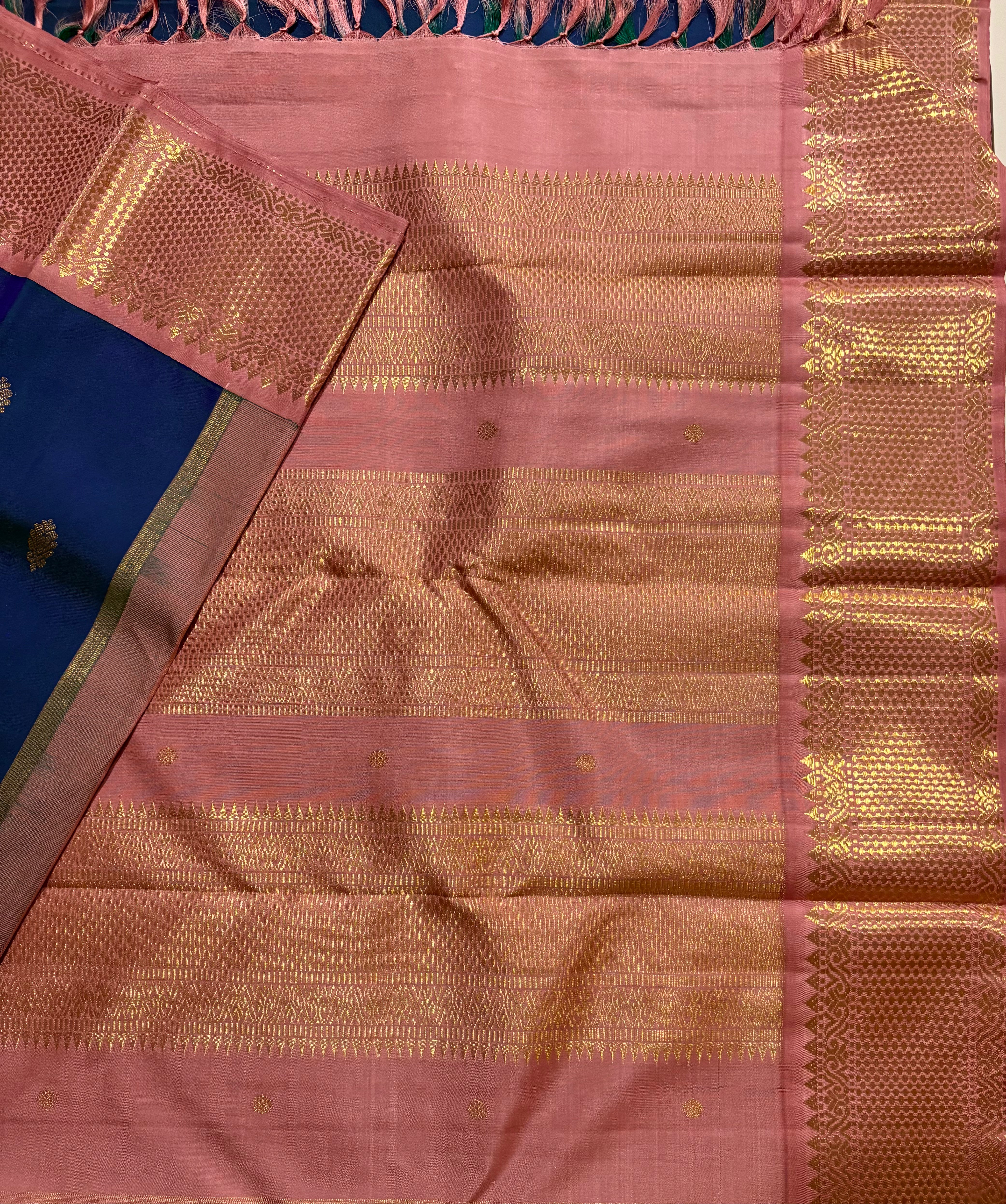 MayilKazhuthu colour Korvai Handloom Kanjivaram Silk Saree with Onion Pink border - RK0412