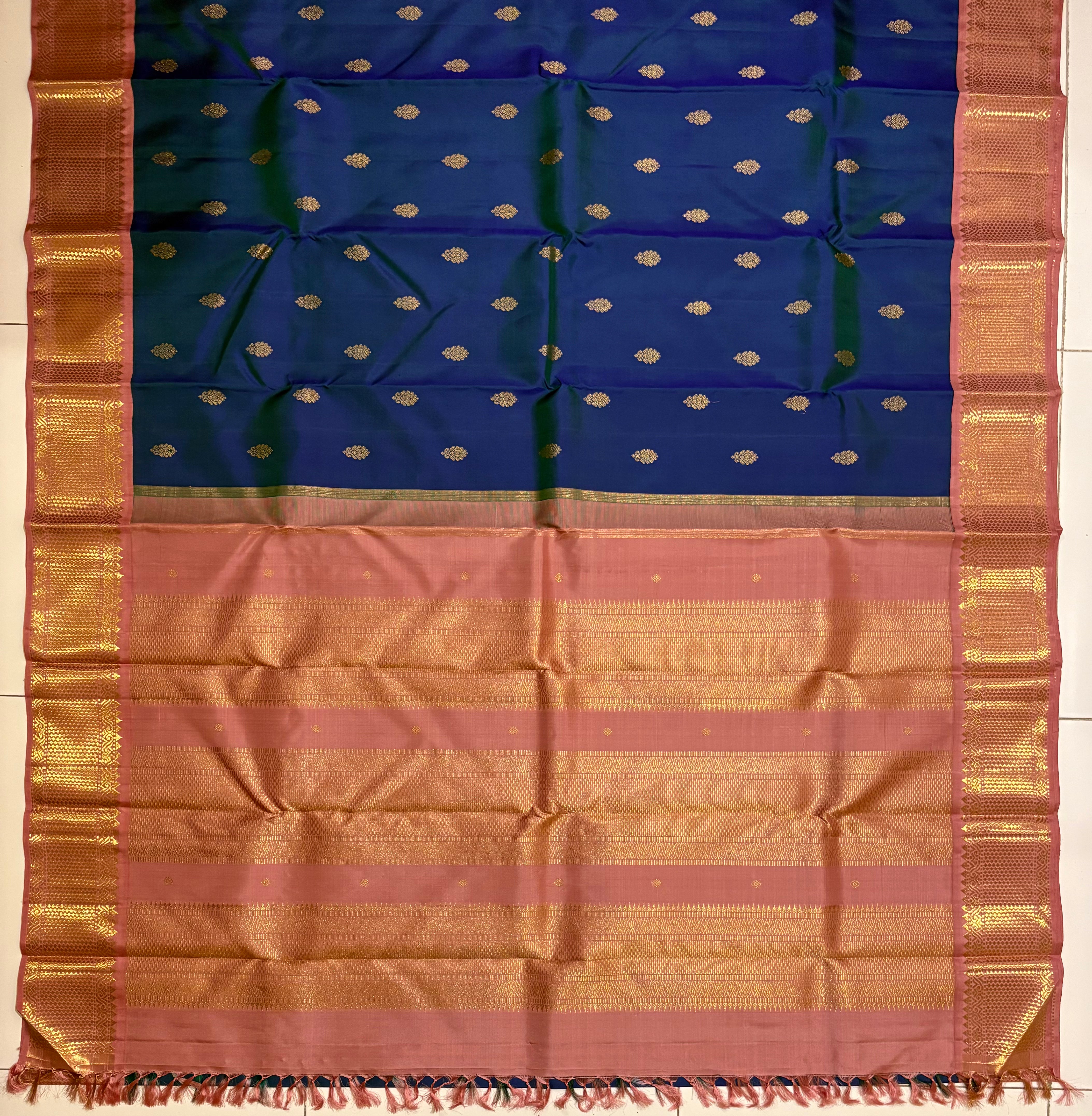 MayilKazhuthu colour Korvai Handloom Kanjivaram Silk Saree with Onion Pink border - RK0412