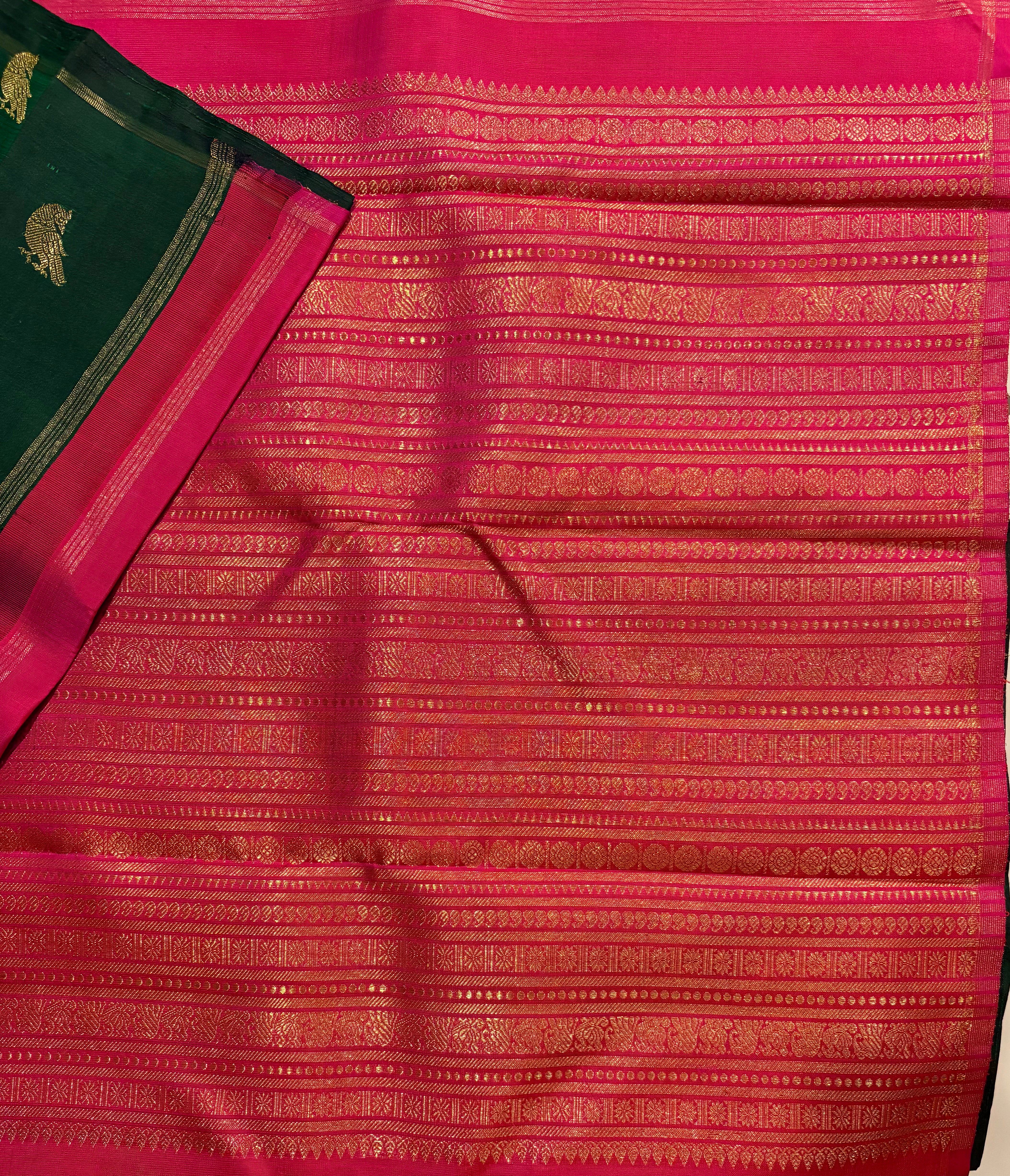 Karum Pachhai borderless Handloom Kanjivaram Silk Saree with Candy Rose pallu - RK0421