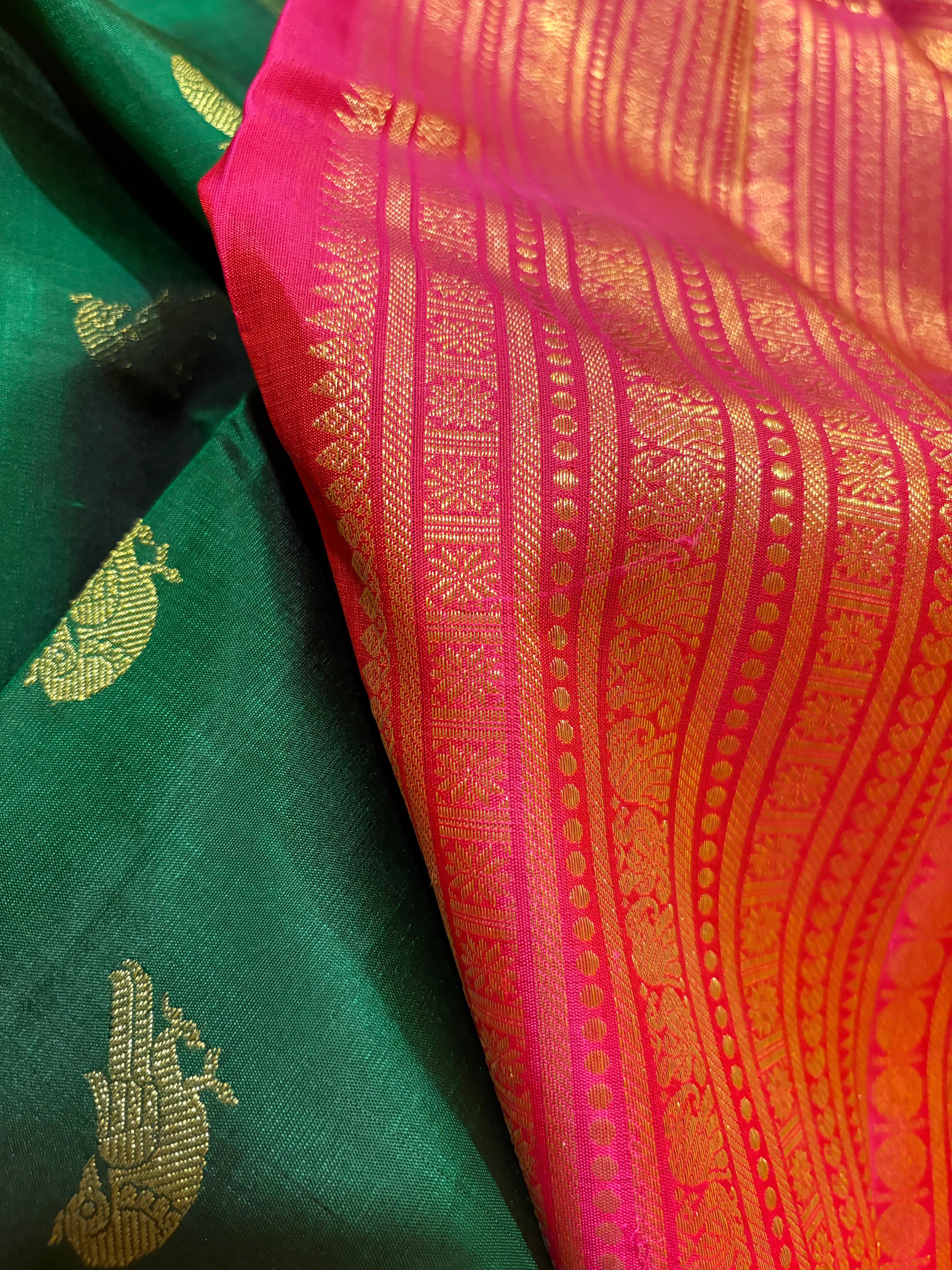 Karum Pachhai borderless Handloom Kanjivaram Silk Saree with Candy Rose pallu - RK0421