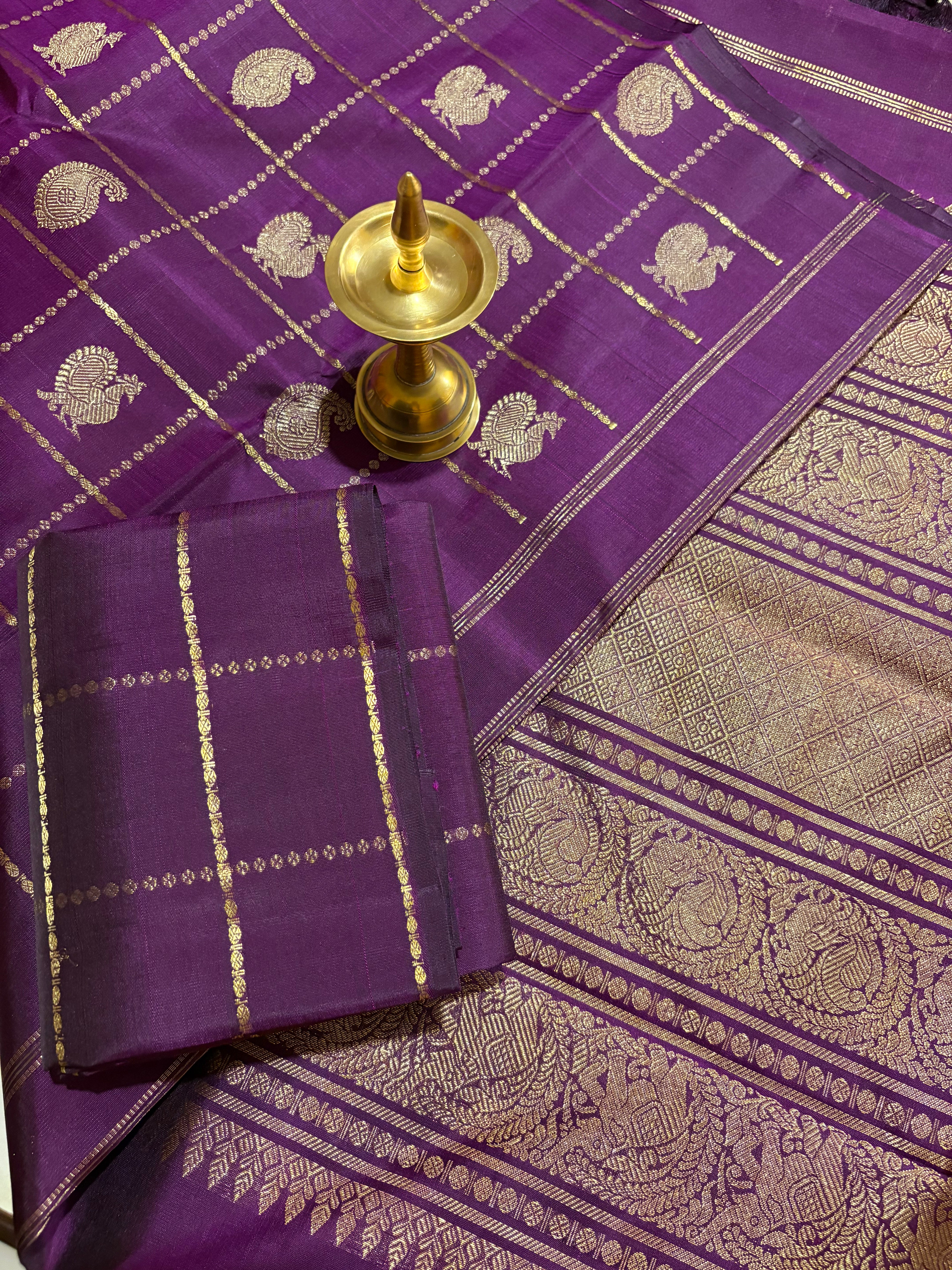 Deep Purple Monotone Borderless Veldhari Kattam Handloom Kanjivaram Silk Saree - RK0232