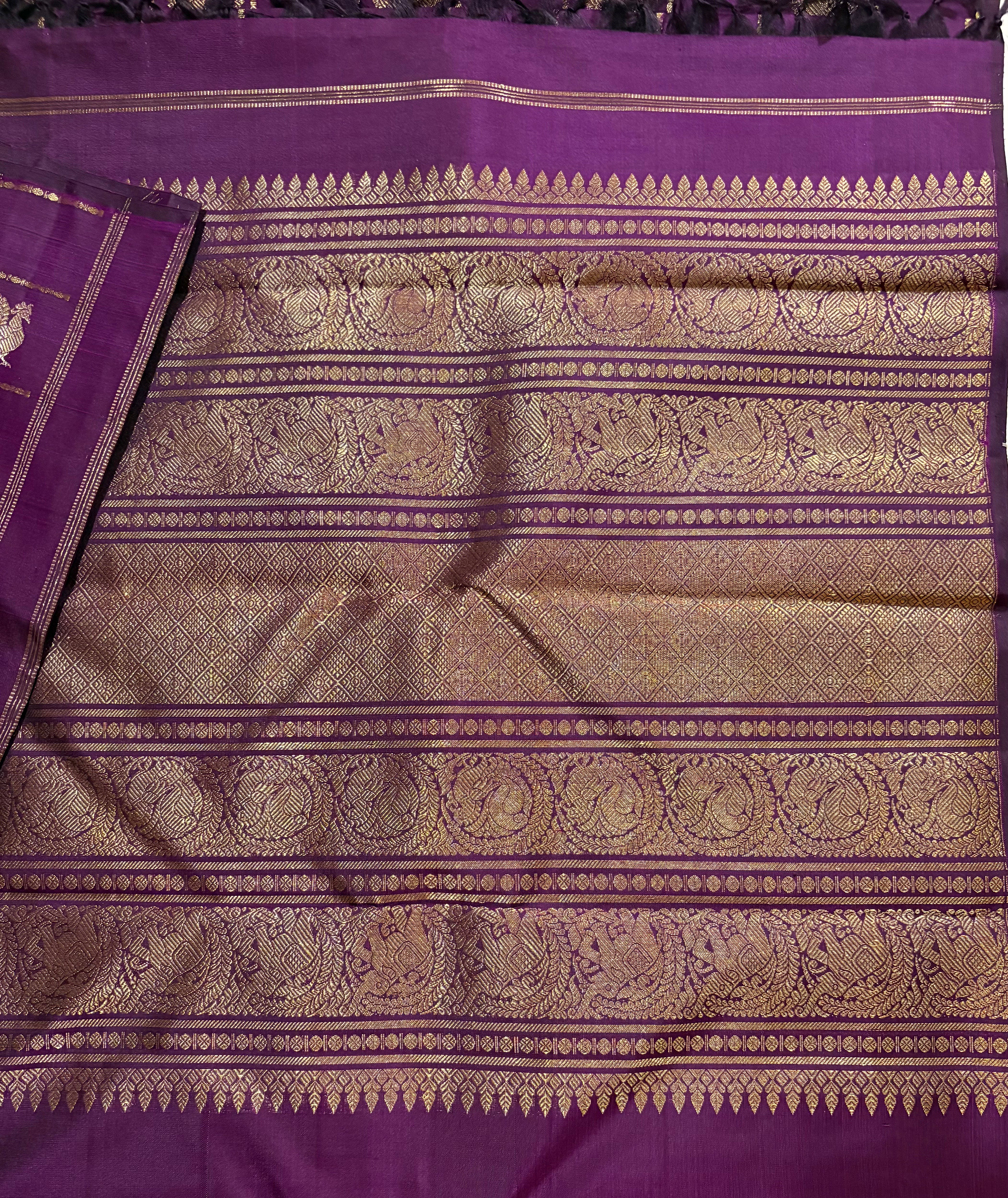 Deep Purple Monotone Borderless Veldhari Kattam Handloom Kanjivaram Silk Saree - RK0232