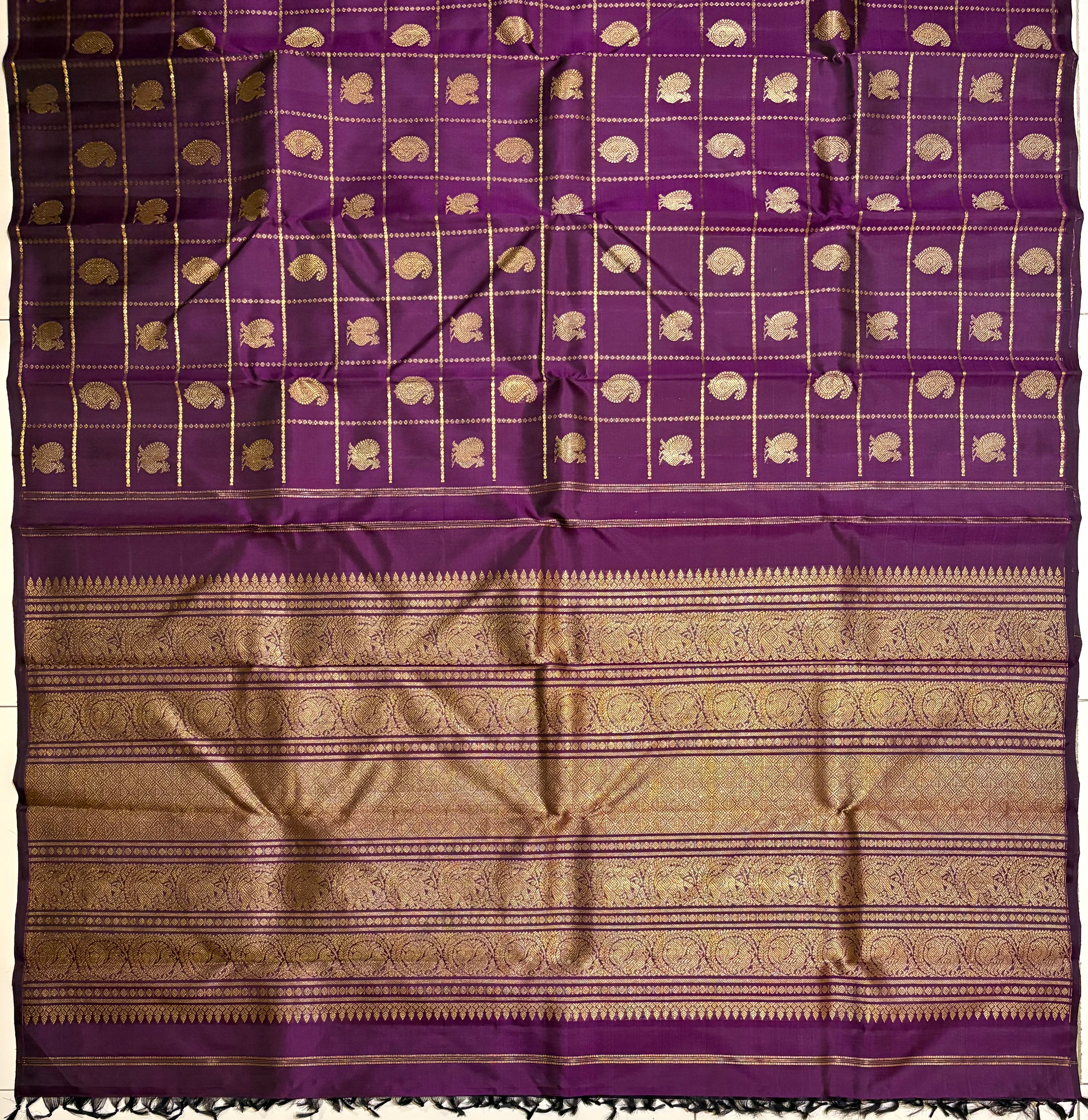 Deep Purple Monotone Borderless Veldhari Kattam Handloom Kanjivaram Silk Saree - RK0232