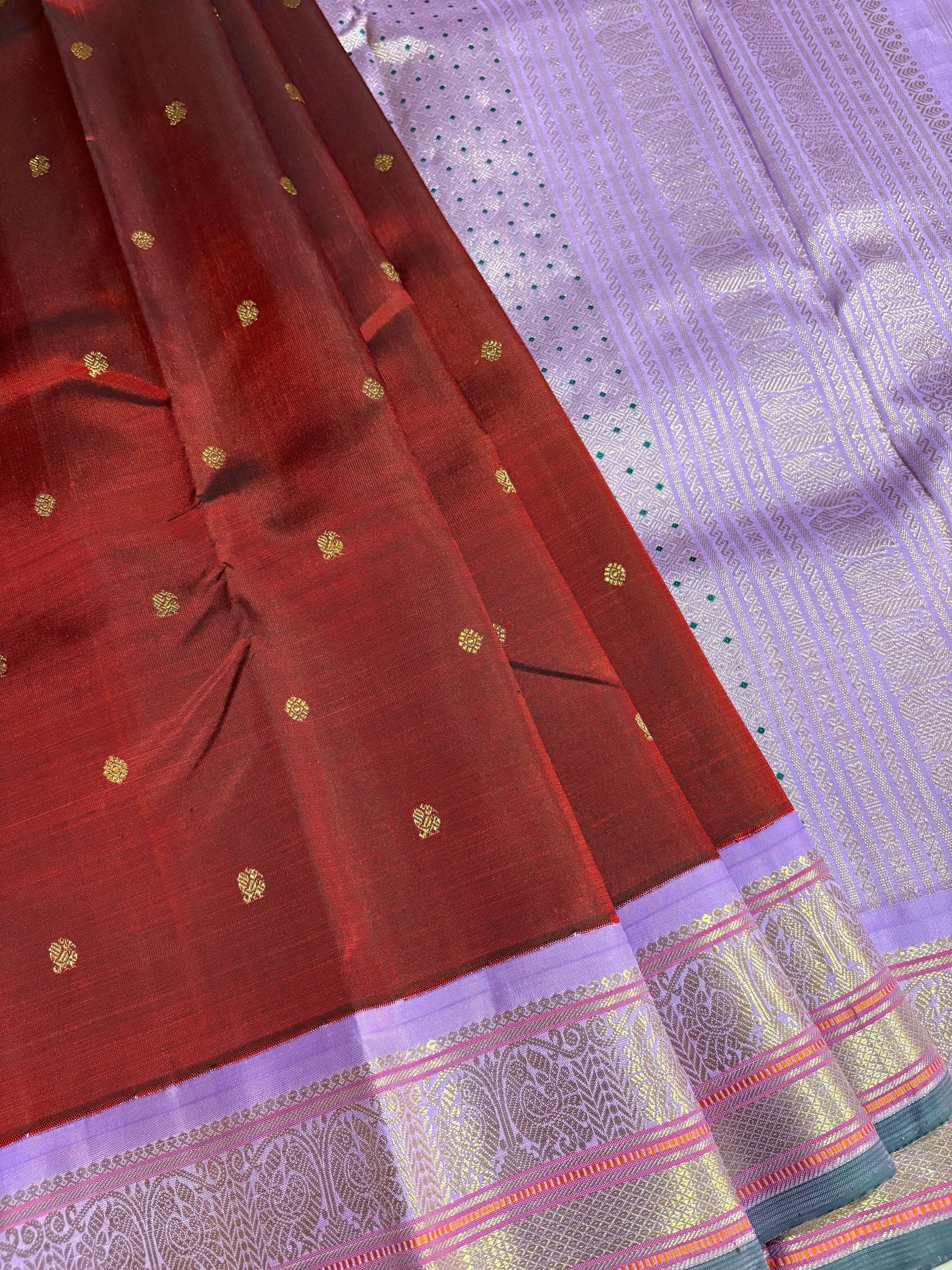V Paaku Korvai Handloom Kanjivaram Silk Saree with Lavender Border - RK0364