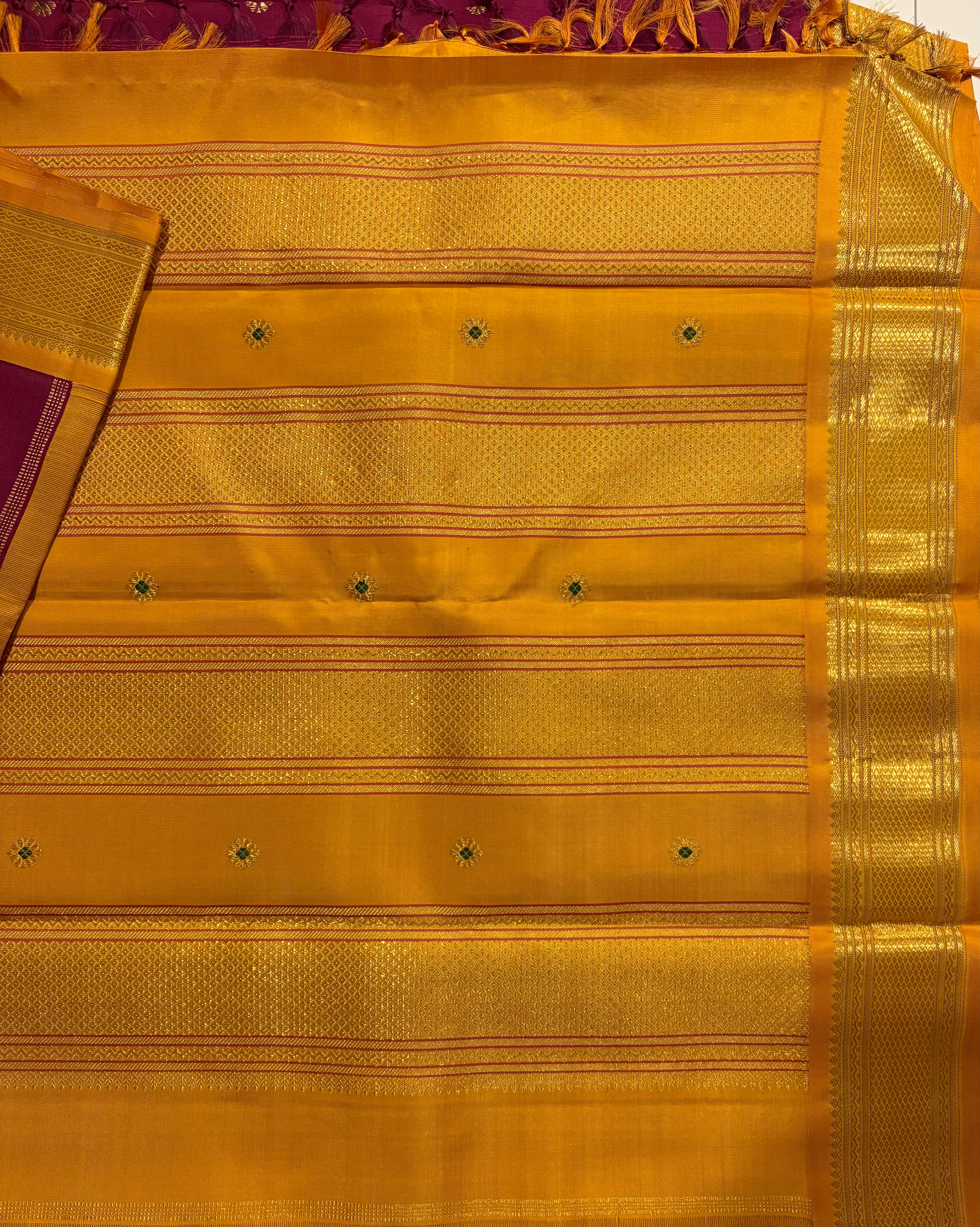 Ennai Arakku Korvai Handloom Kanjivaram Silk Saree with Mustard Border - RK0435