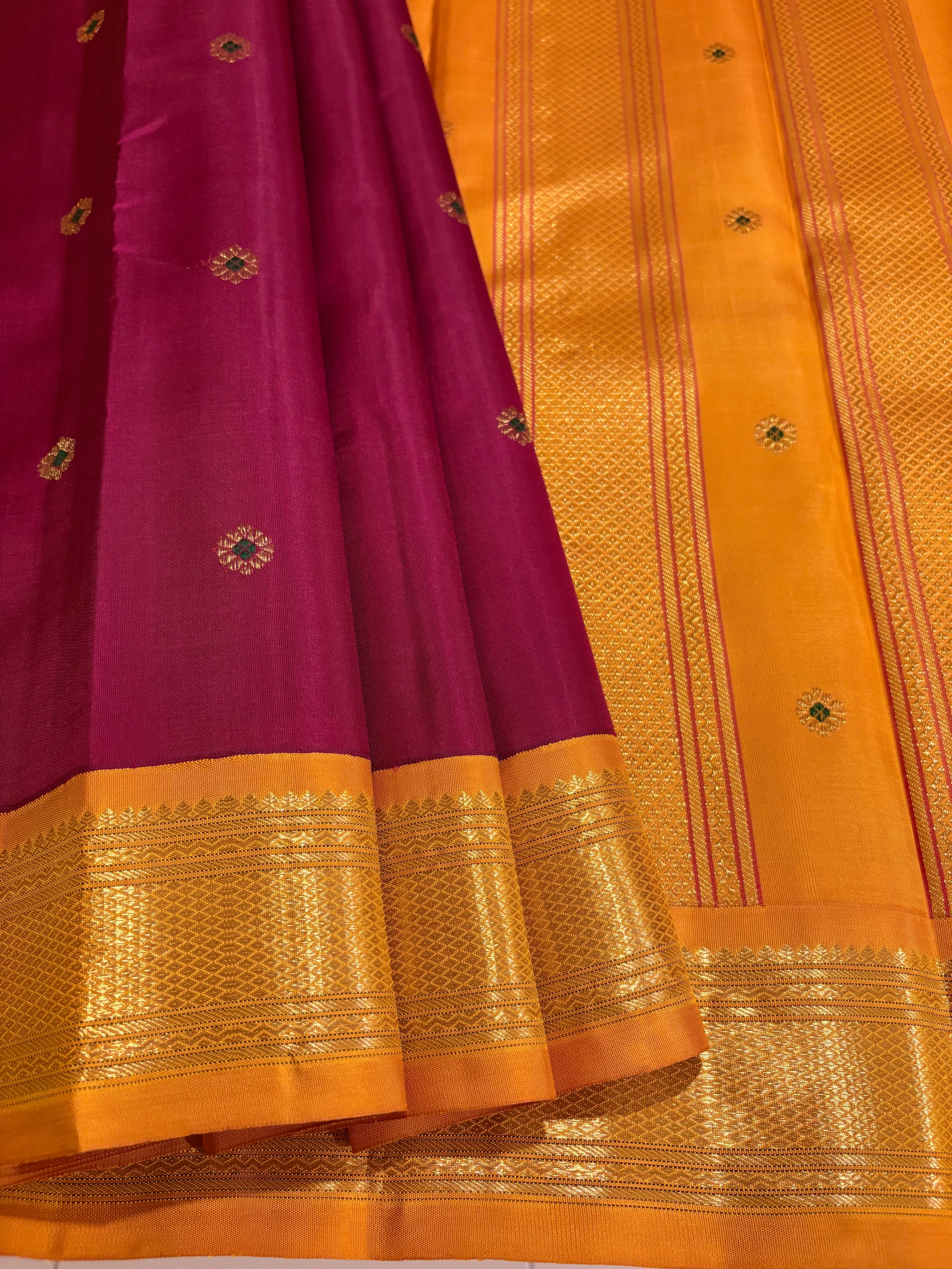 Ennai Arakku Korvai Handloom Kanjivaram Silk Saree with Mustard Border - RK0435