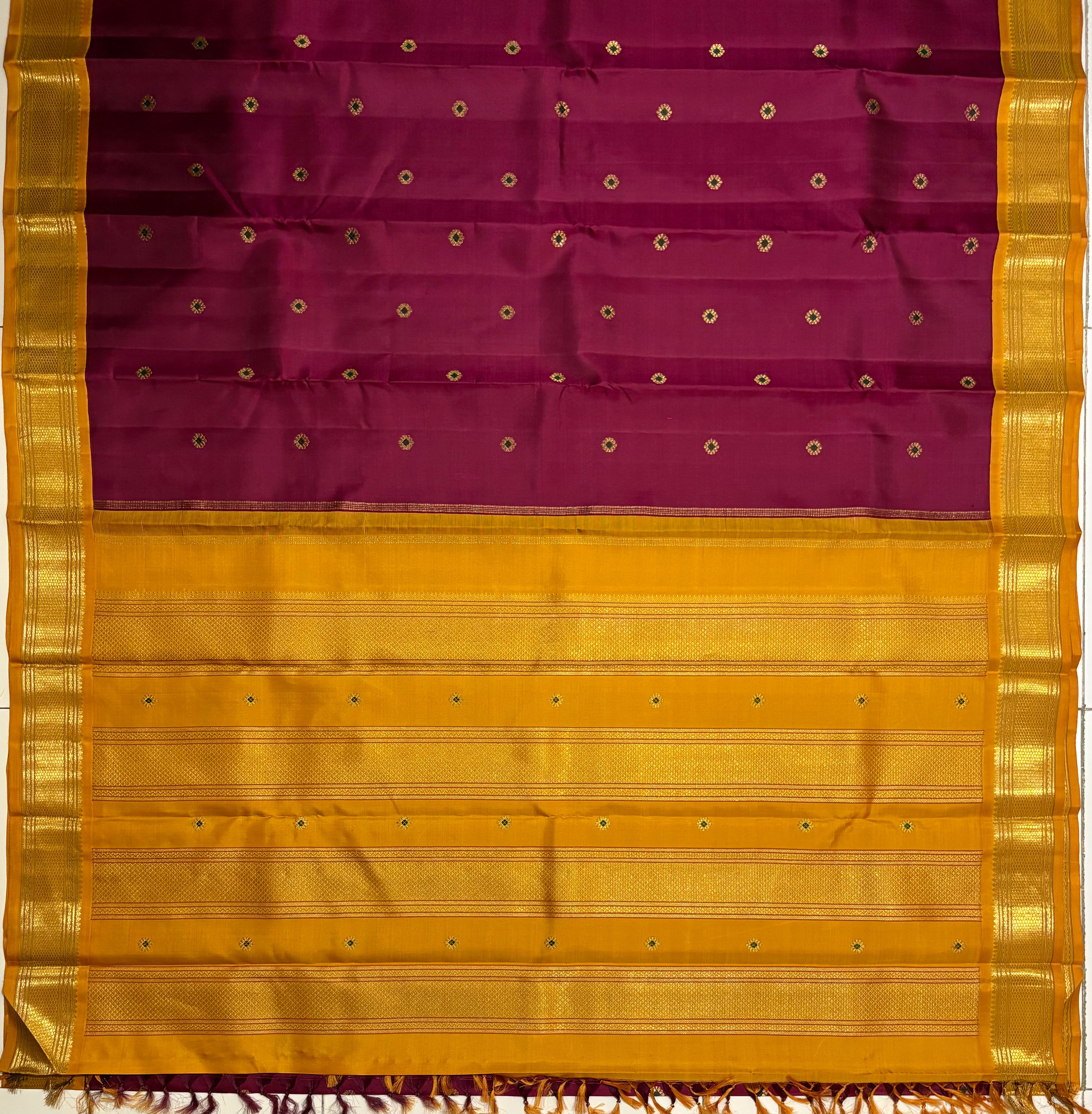 Ennai Arakku Korvai Handloom Kanjivaram Silk Saree with Mustard Border - RK0435