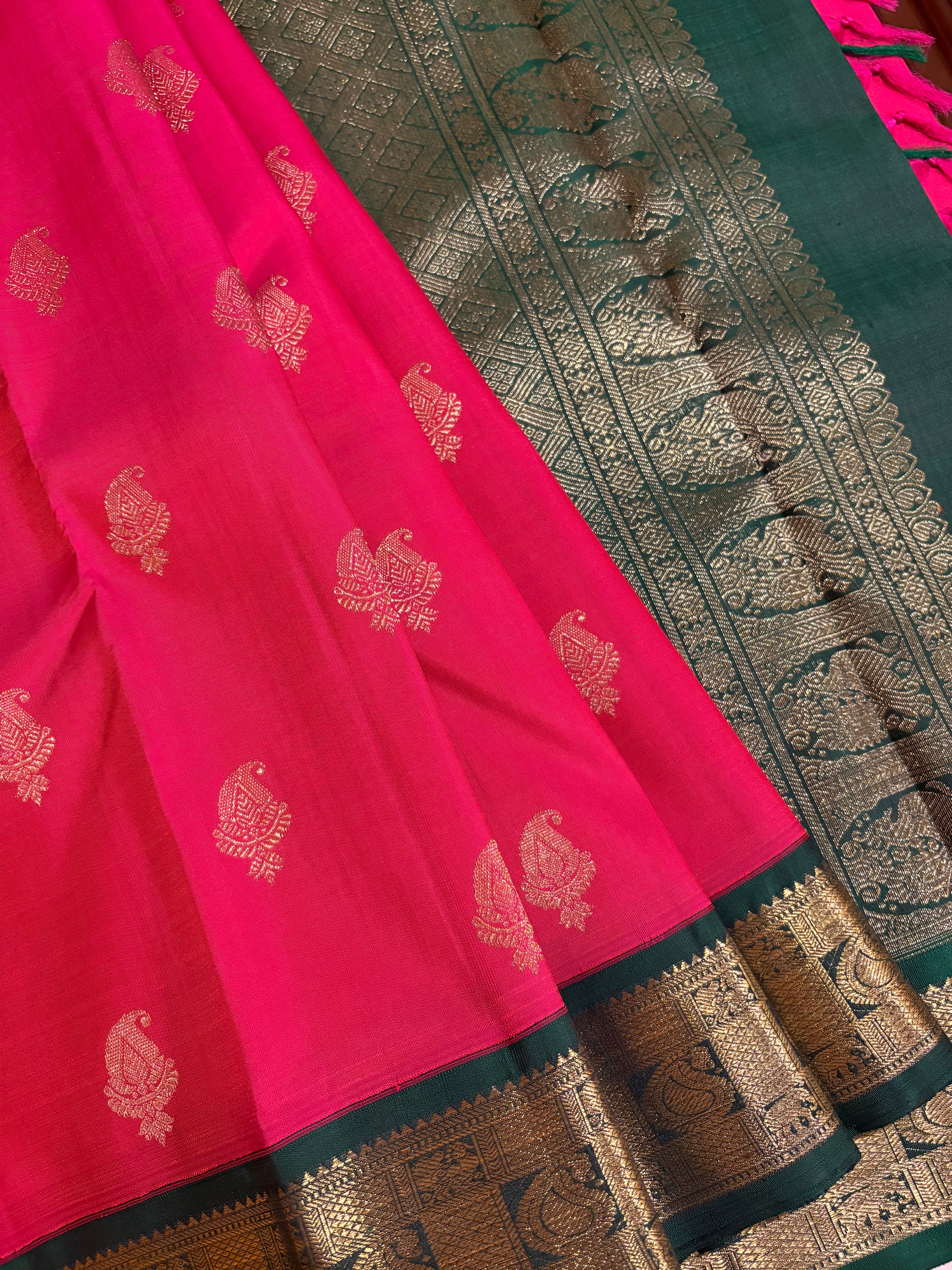 Reddish Pink Korvai Handloom Kanjivaram Silk Saree with dark Green border - RK0194