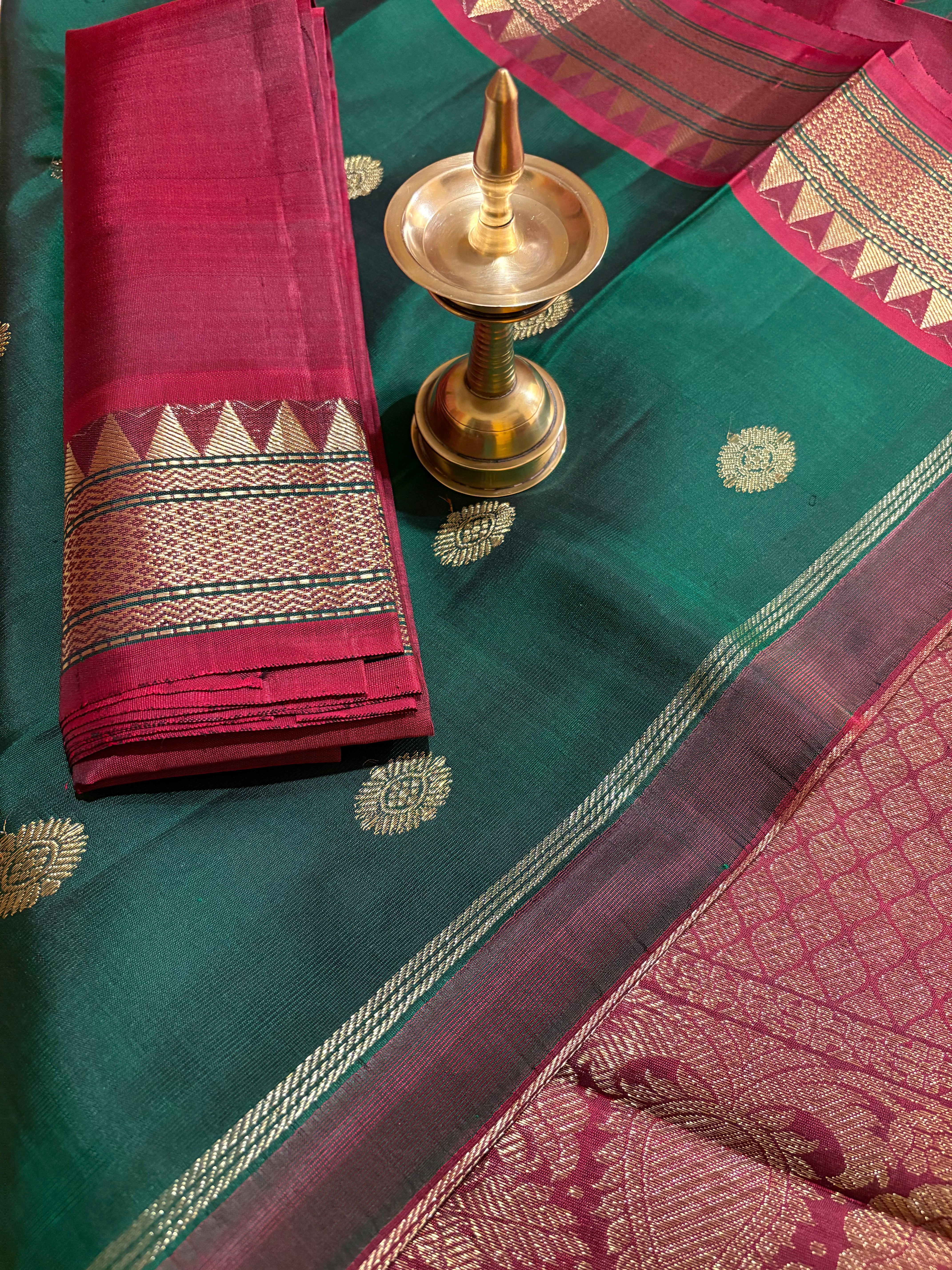 Karum Pachchai Handloom Kanjivaram Silk Saree with Arakku Border - RK0245