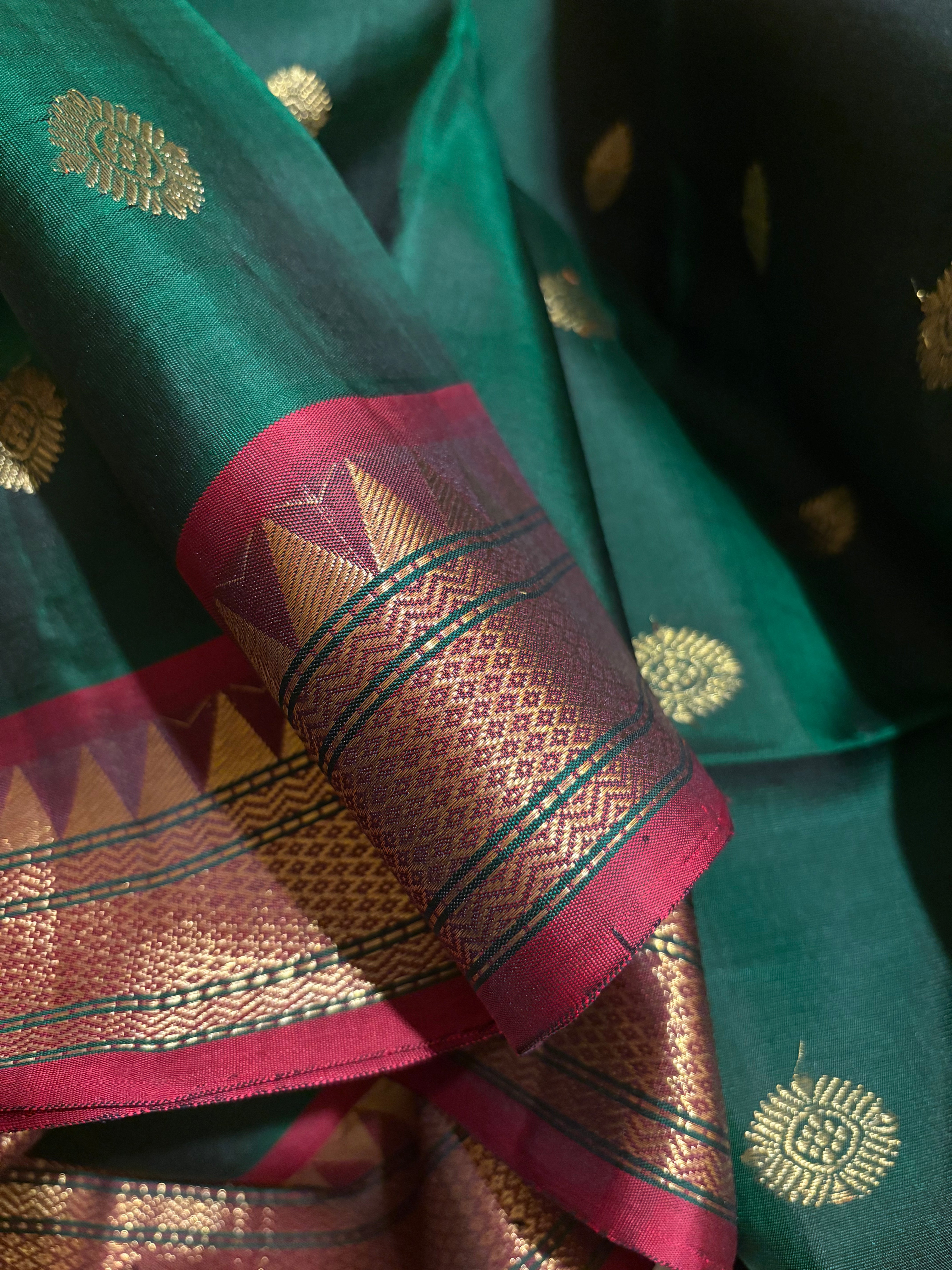 Karum Pachchai Handloom Kanjivaram Silk Saree with Arakku Border - RK0245