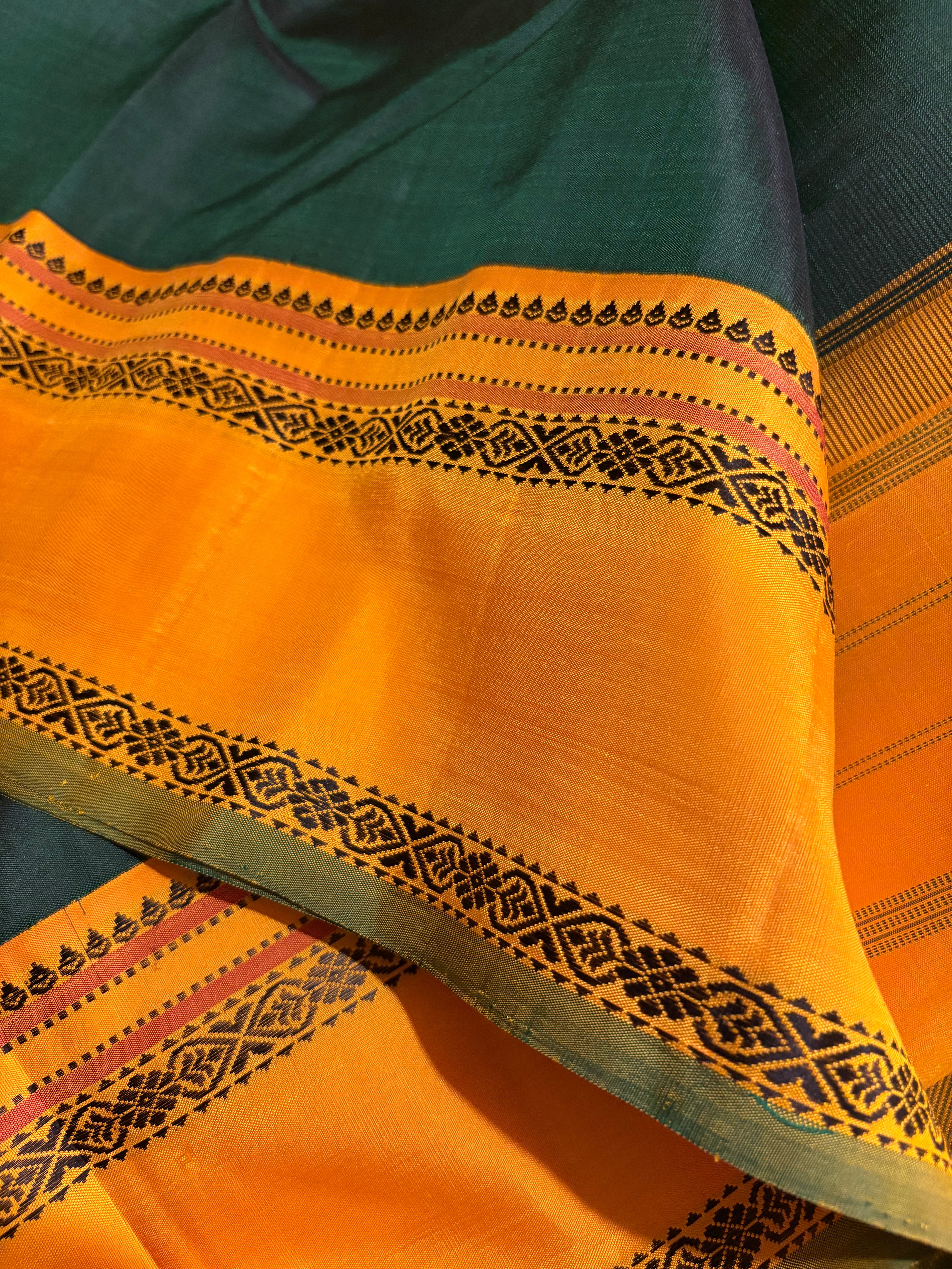 Green Korvai Handloom Kanjivaram thread work Silk Saree with Mustard border - RK083