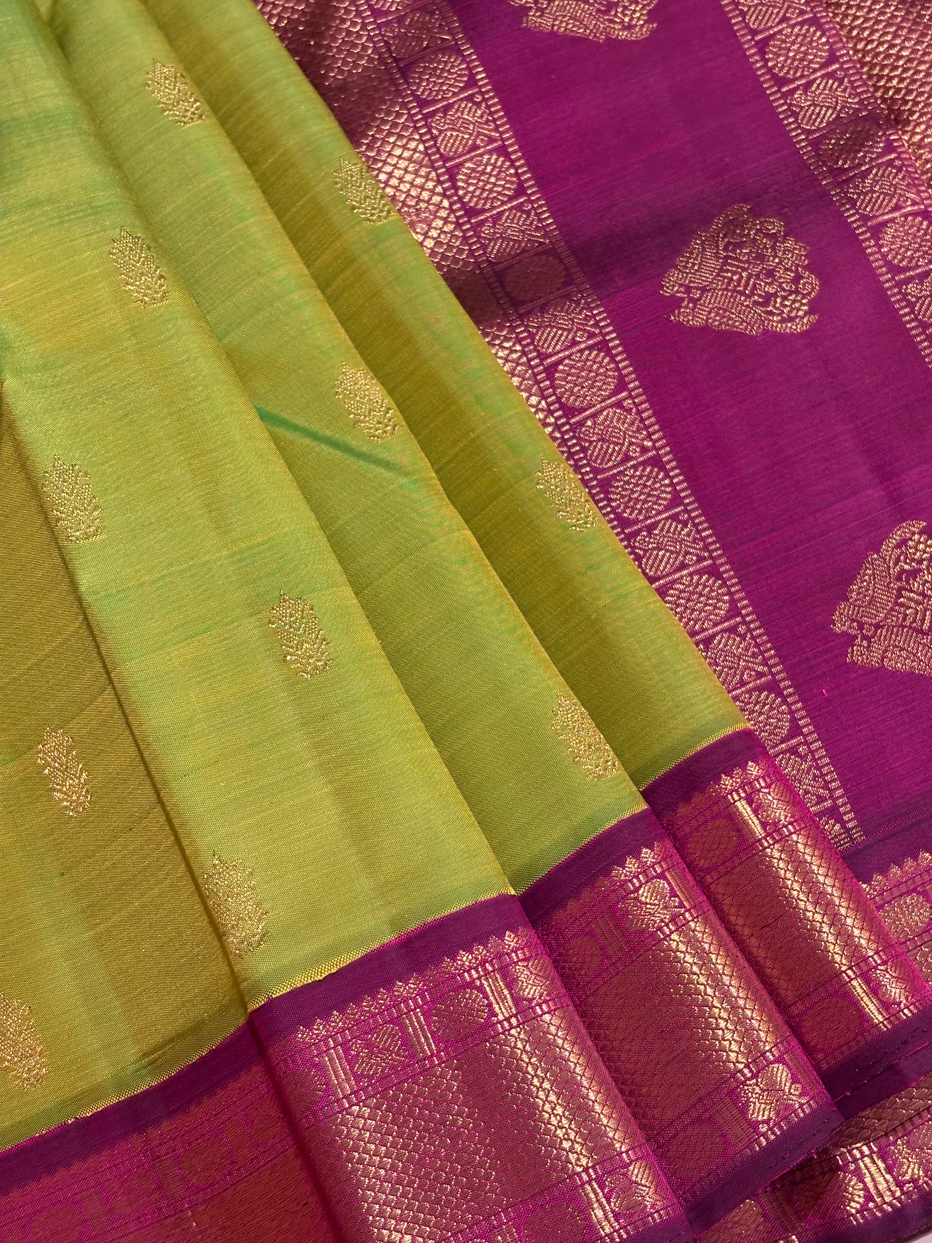 Alli Pachchai Korvai Handloom Kanjivaram Silk Saree with Deep Majenta Border - RK0415