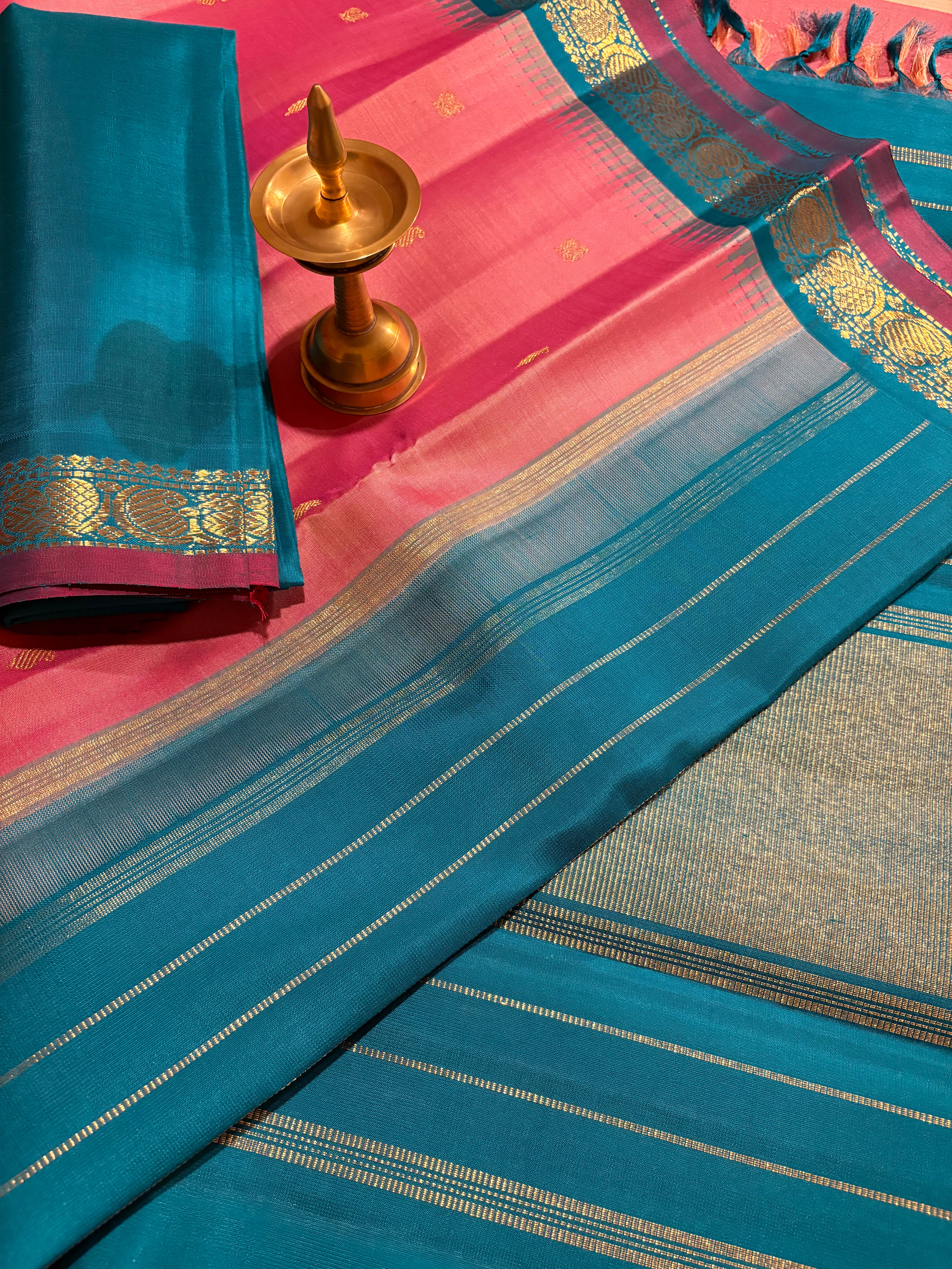 Fresh Onion Pink Korvai Handloom Kanjivaram Silk Saree with Ramar Green Border - RK0495