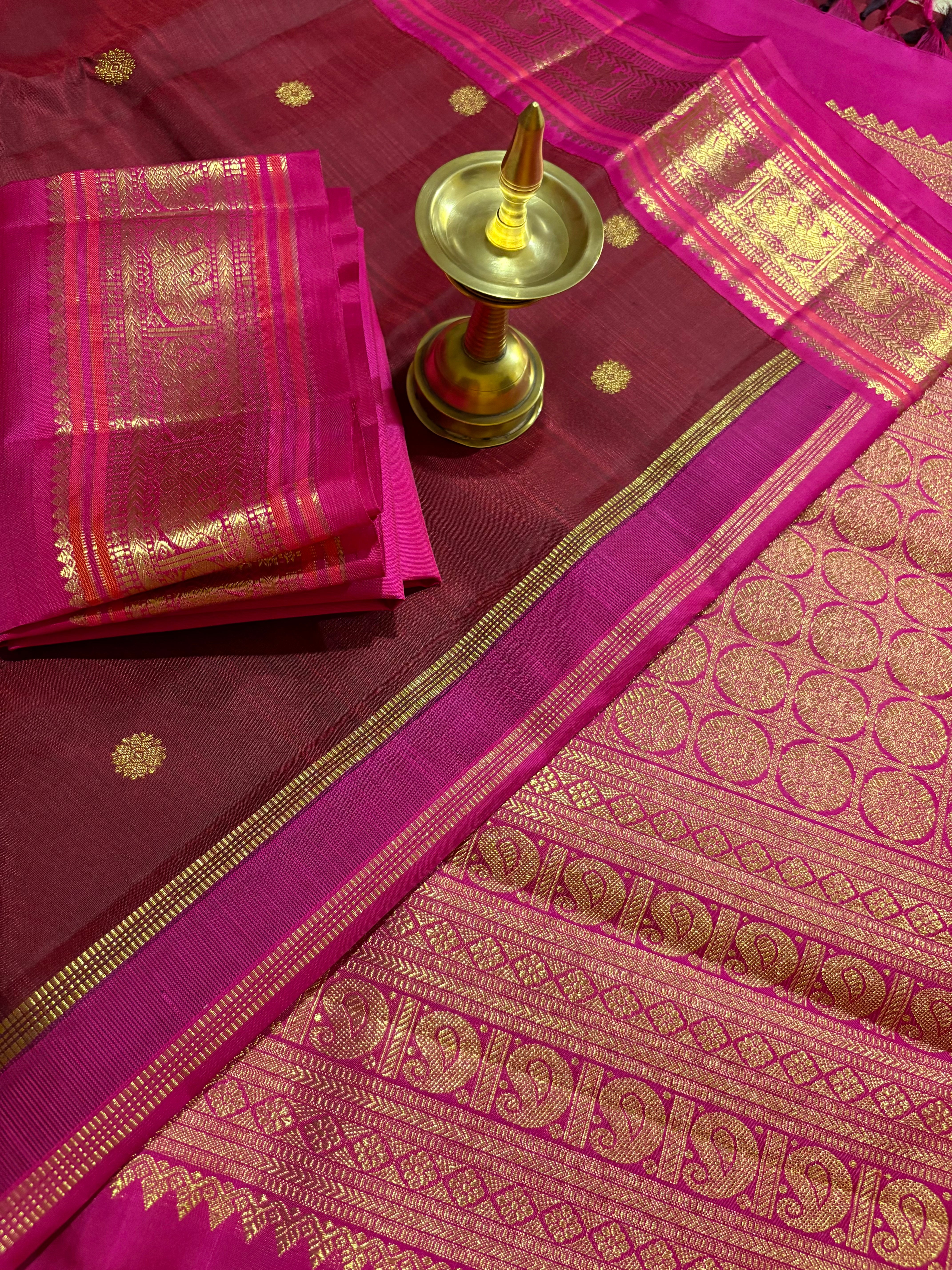Beetle nut colour Korvai Kanjivaram silk Saree with Fuchsia pink Border - RK0542