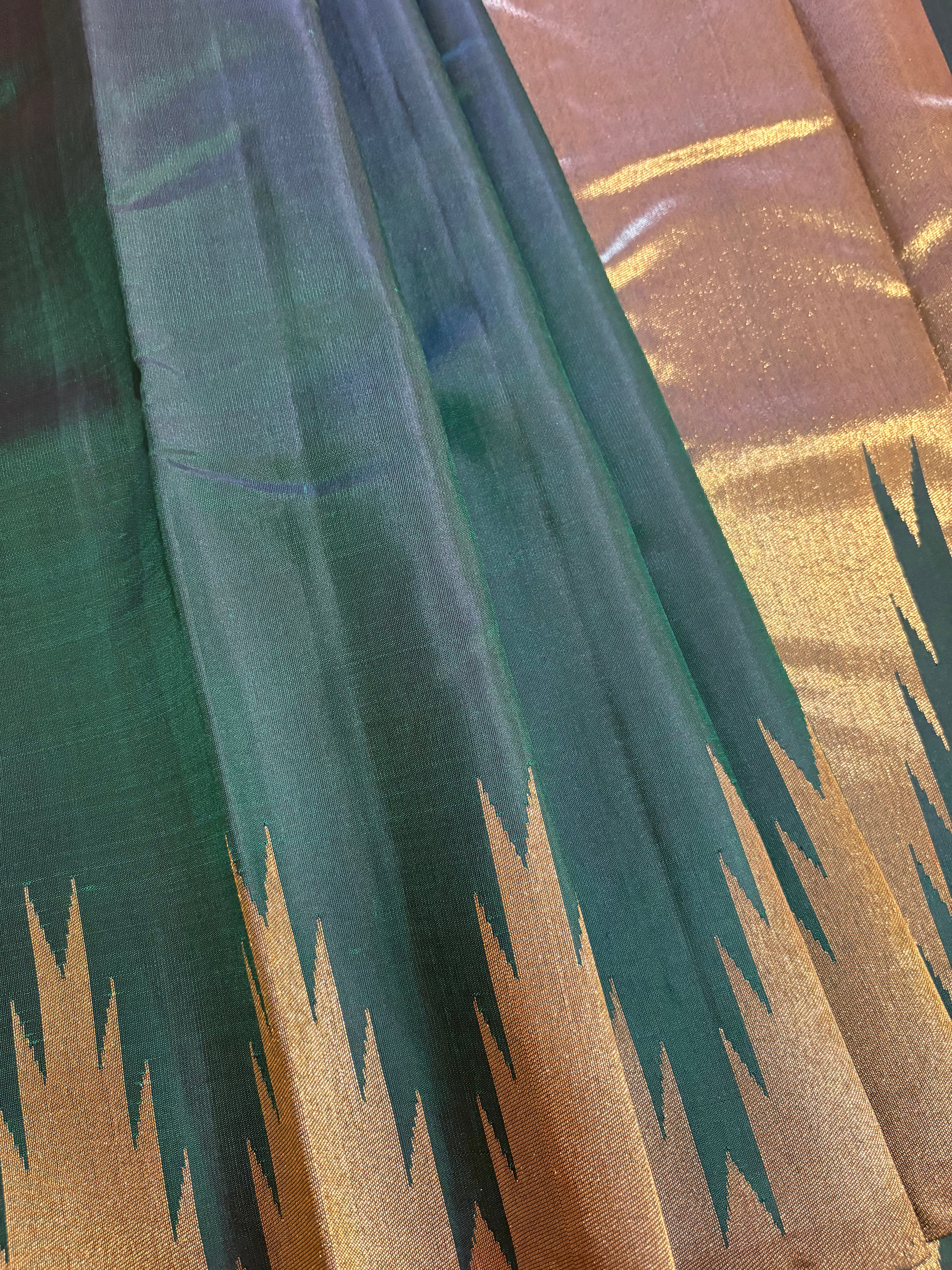 Handloom Green Eight Kol Monotone Kanjivaram Silk  Saree - RK0171