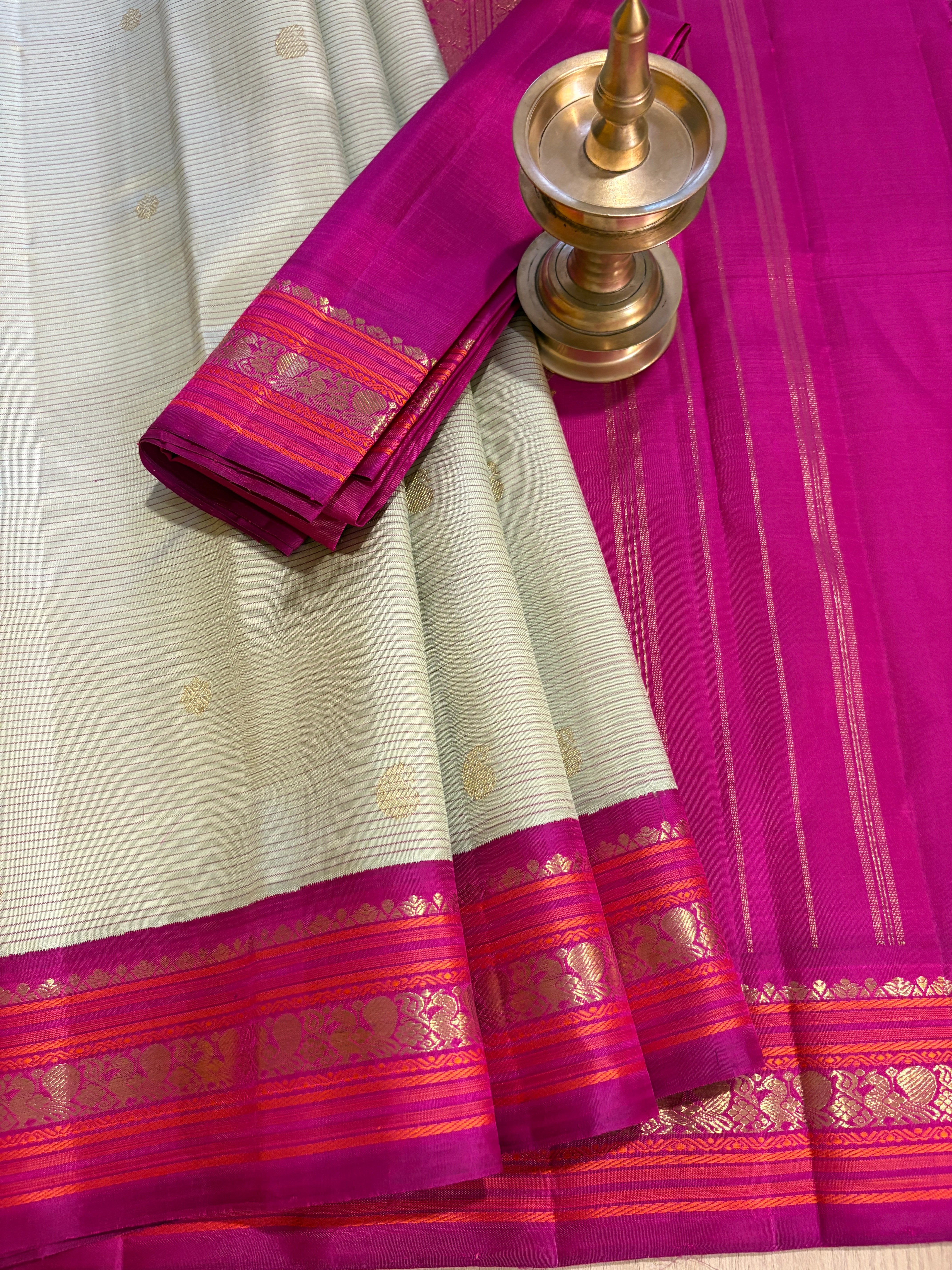 Light Elaichi Pattu Oosi Korvai Silk Kanjivaram silk Saree - RK0748