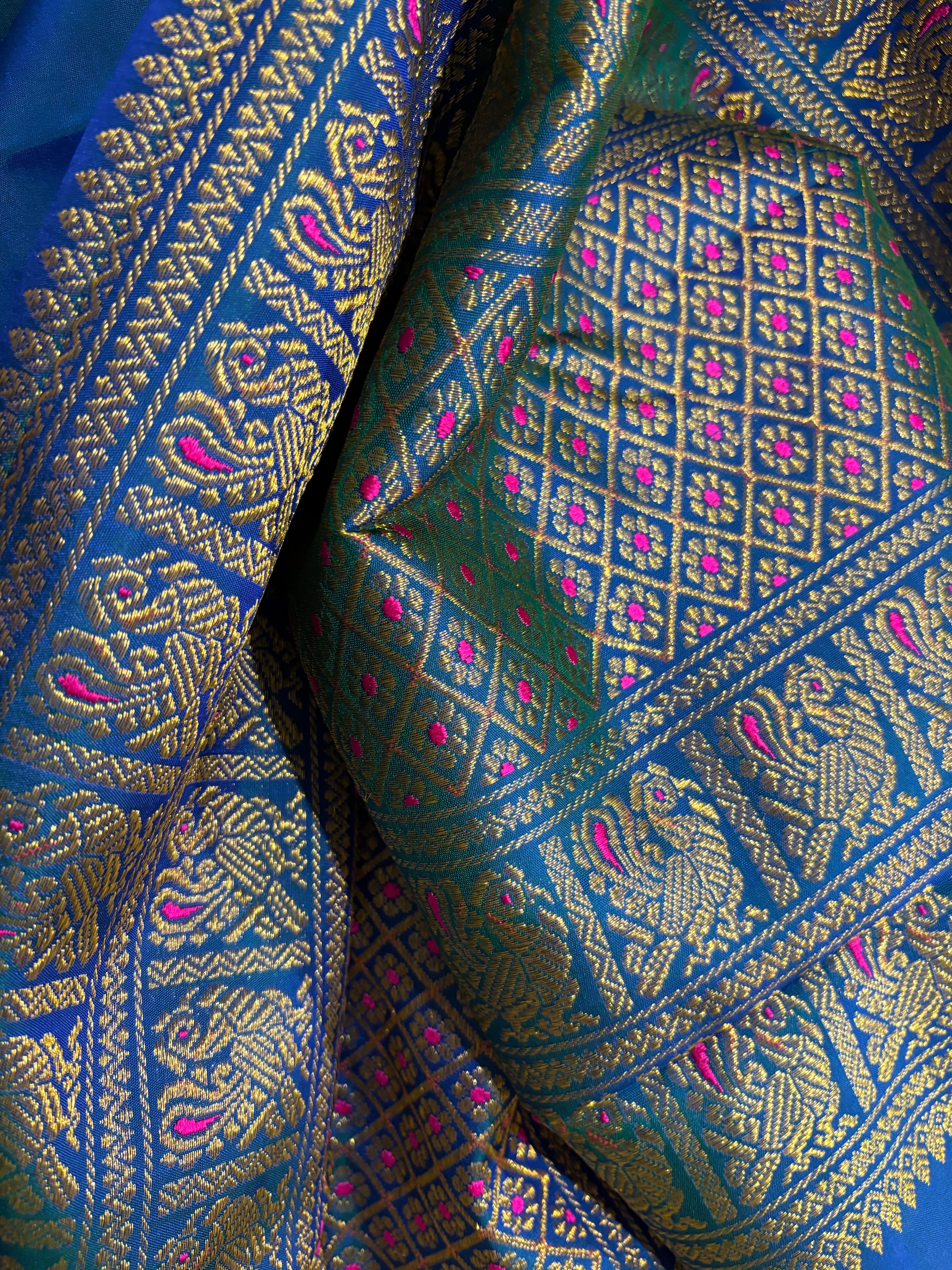 Mayil Kazhuthu colour monotone Kanjivaram Silk Saree with Meenakari buttas - RK0751