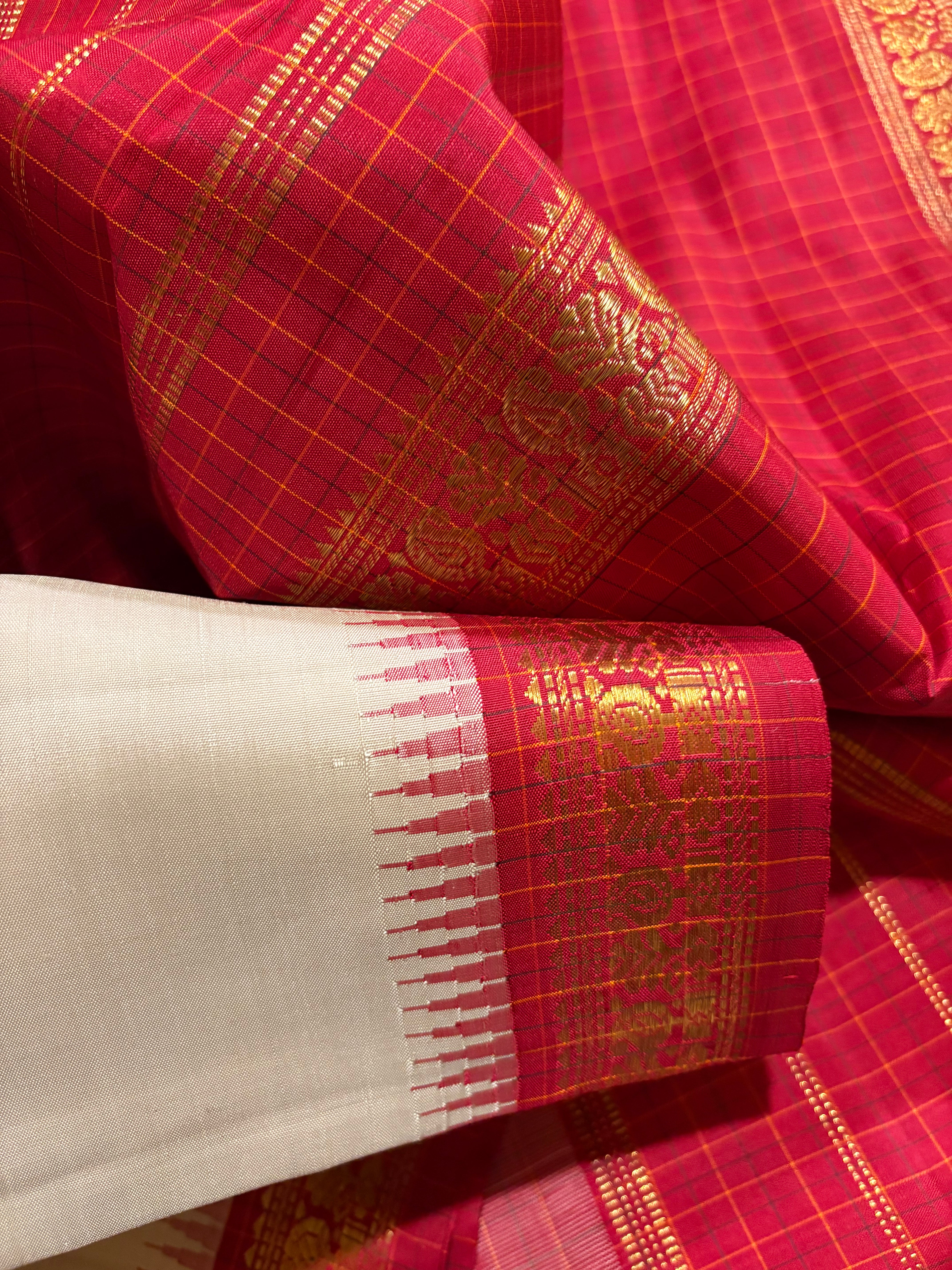 Cream Small Border Korvai Kanjivaram Handloom Silk Saree with Arakku border - RK0399