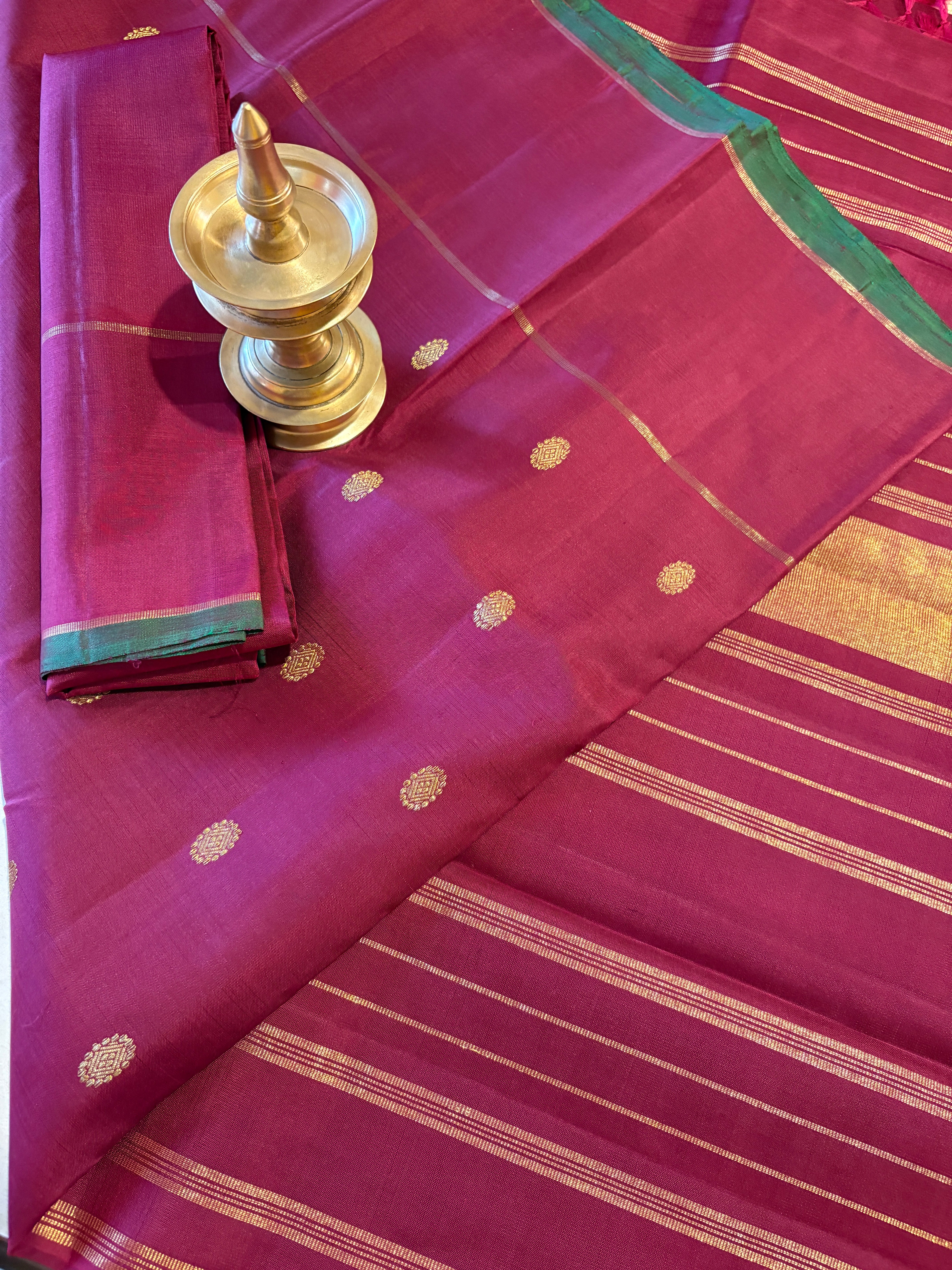 Kunguma Arakku monotone kanjivaram Silk Saree with Kaal erangina border - RK0758