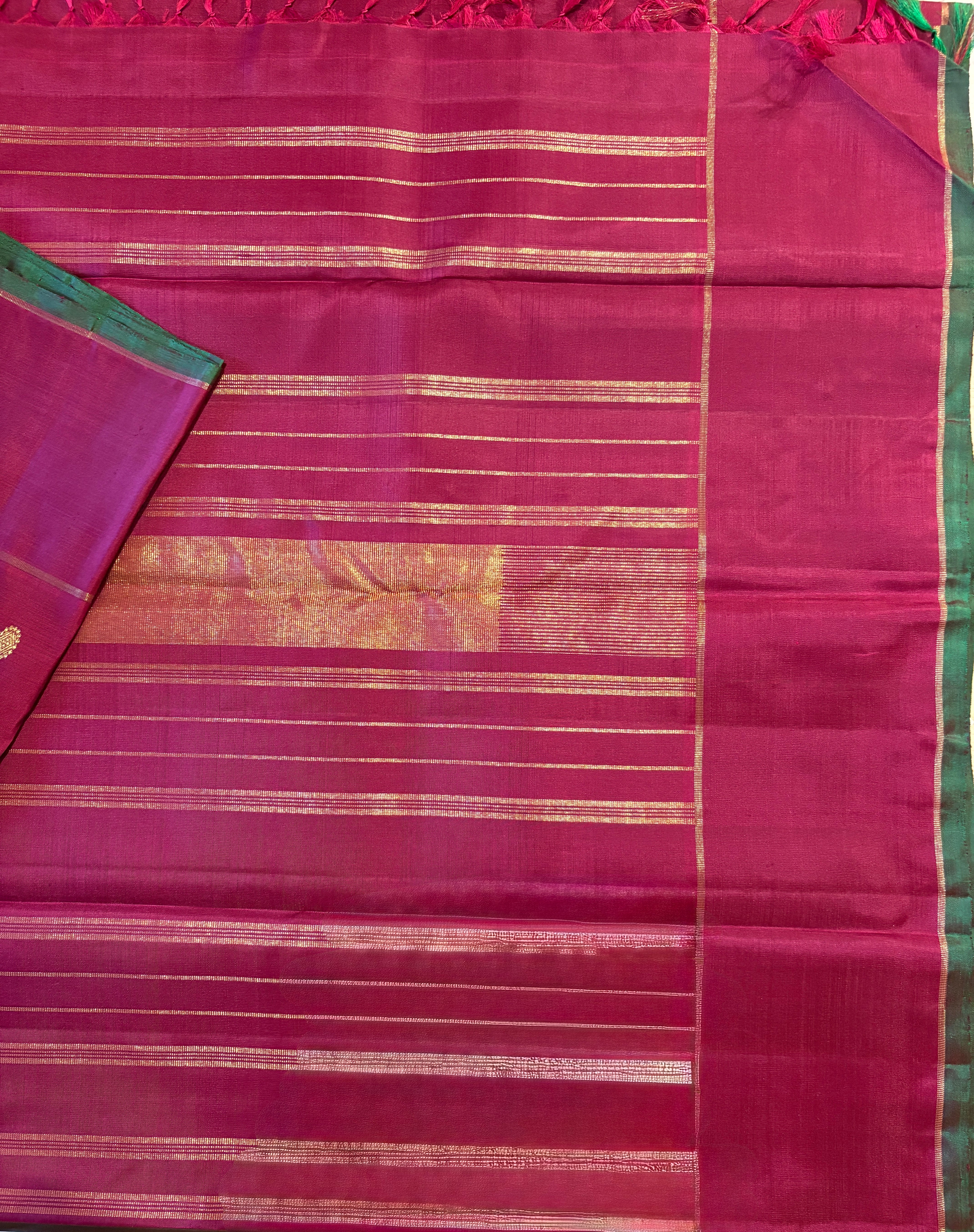 Kunguma Arakku monotone kanjivaram Silk Saree with Kaal erangina border - RK0758