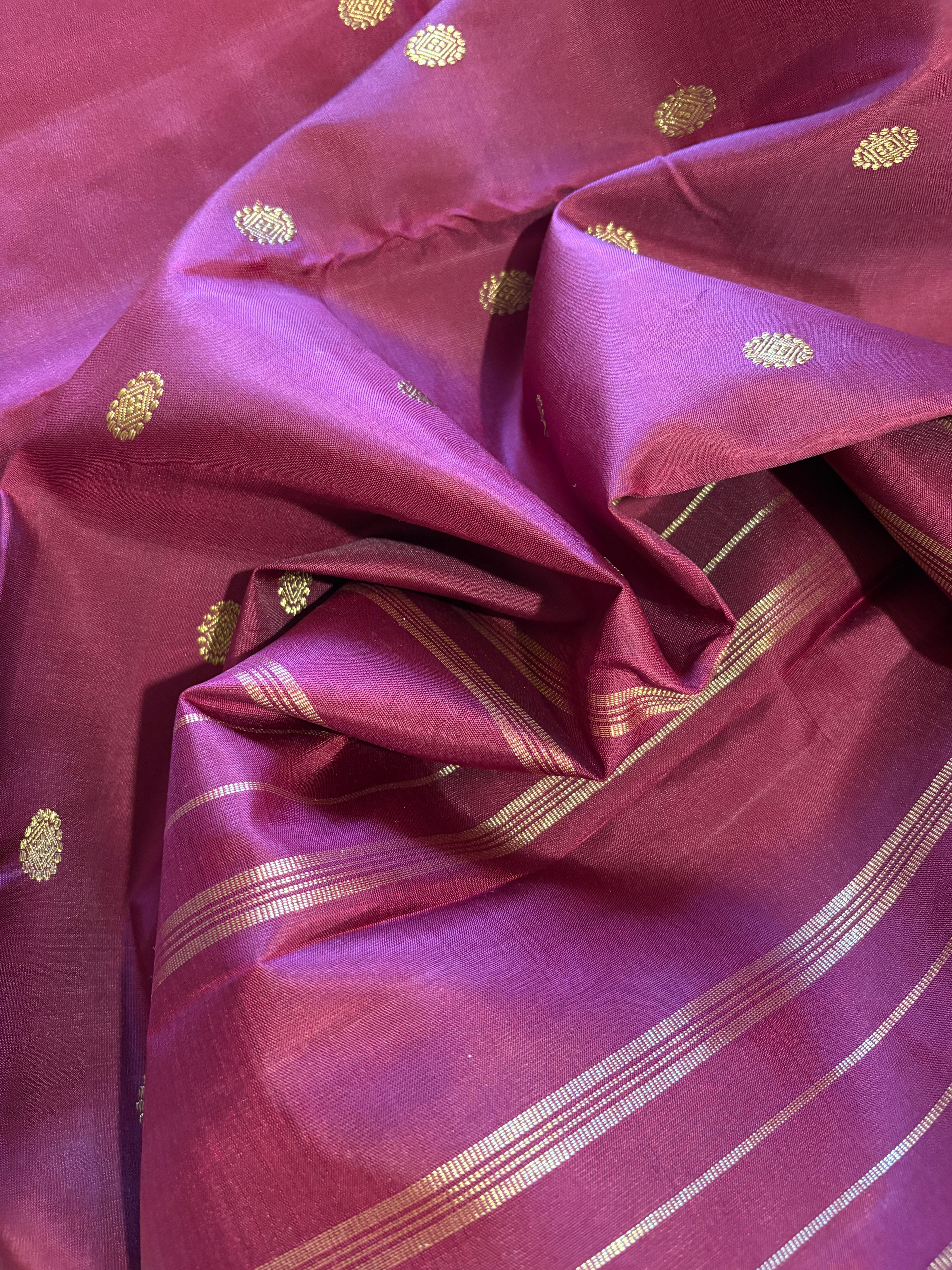 Kunguma Arakku monotone kanjivaram Silk Saree with Kaal erangina border - RK0758