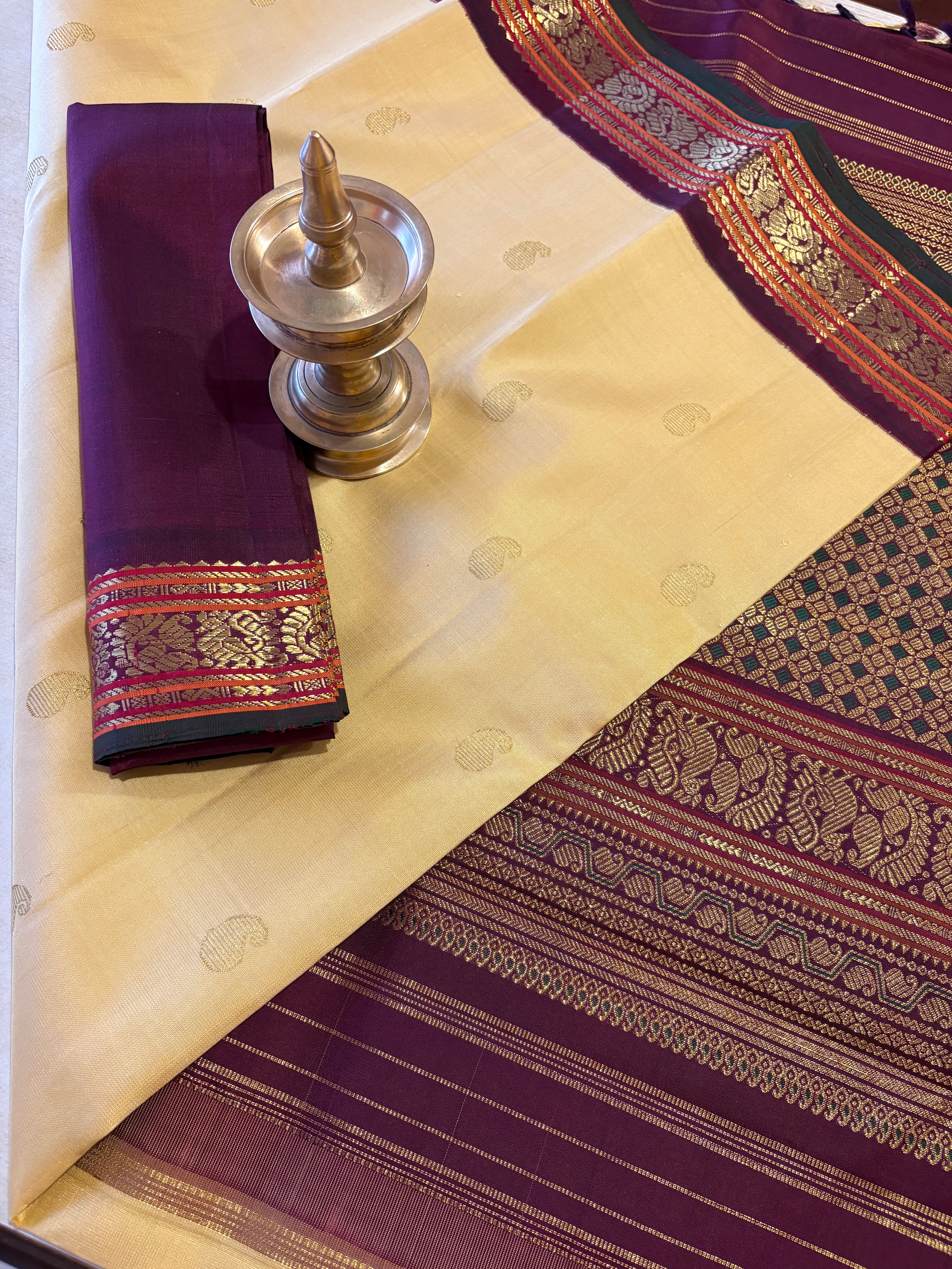beautiful Sandal Korvai Kanjivaram Silk Saree with Kunguma Arakku Saree code - RK0753