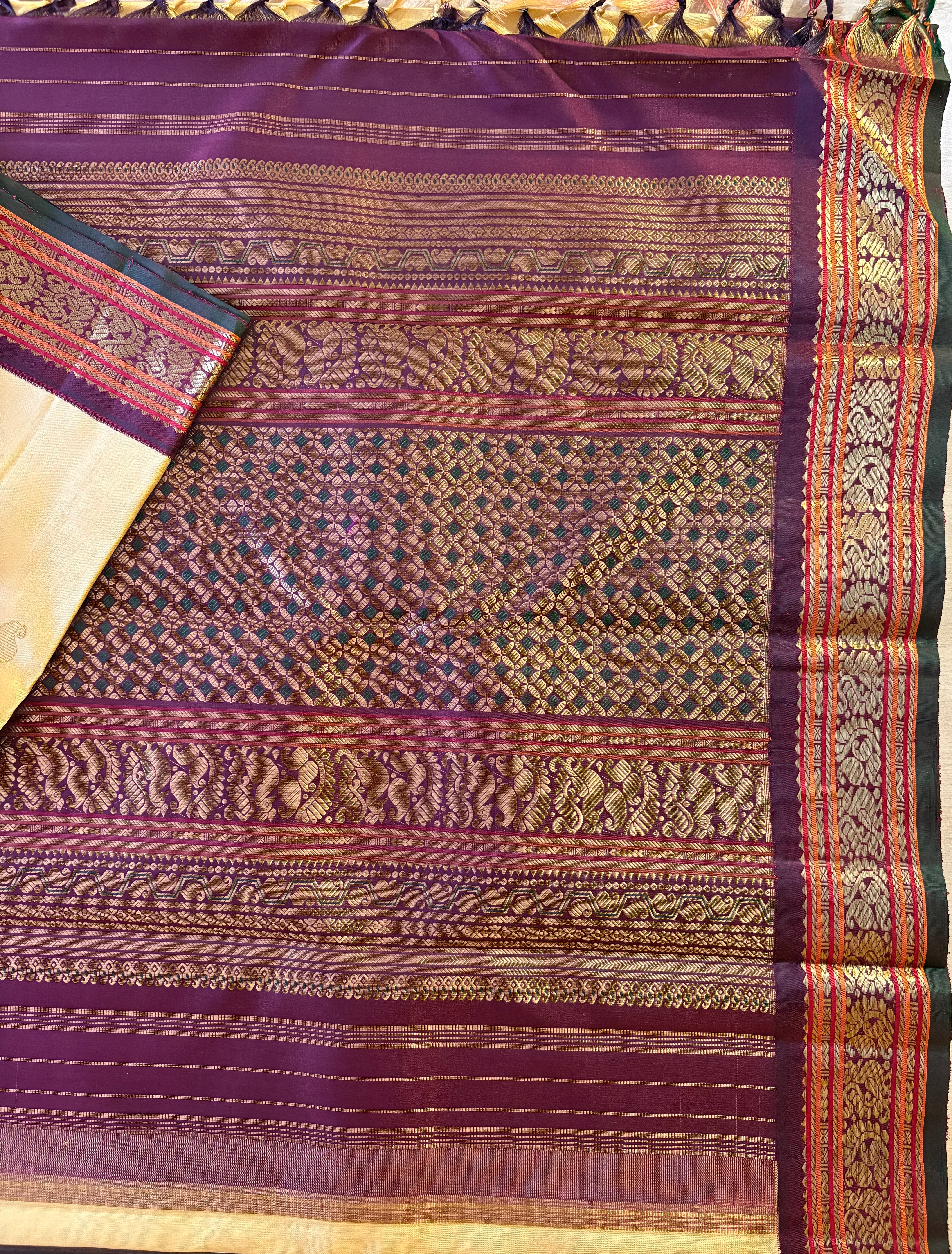 beautiful Sandal Korvai Kanjivaram Silk Saree with Kunguma Arakku Saree code - RK0753
