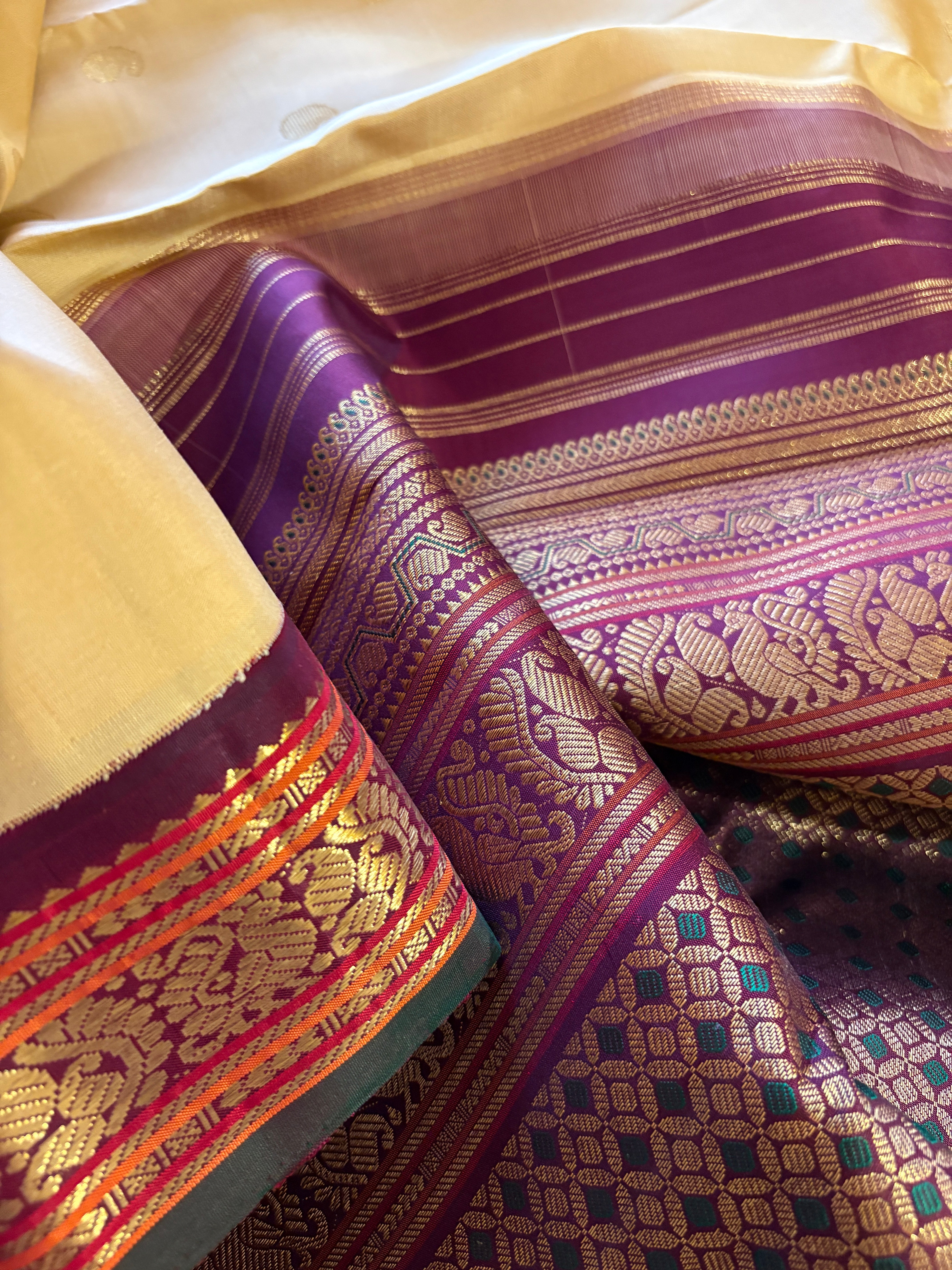 beautiful Sandal Korvai Kanjivaram Silk Saree with Kunguma Arakku Saree code - RK0753