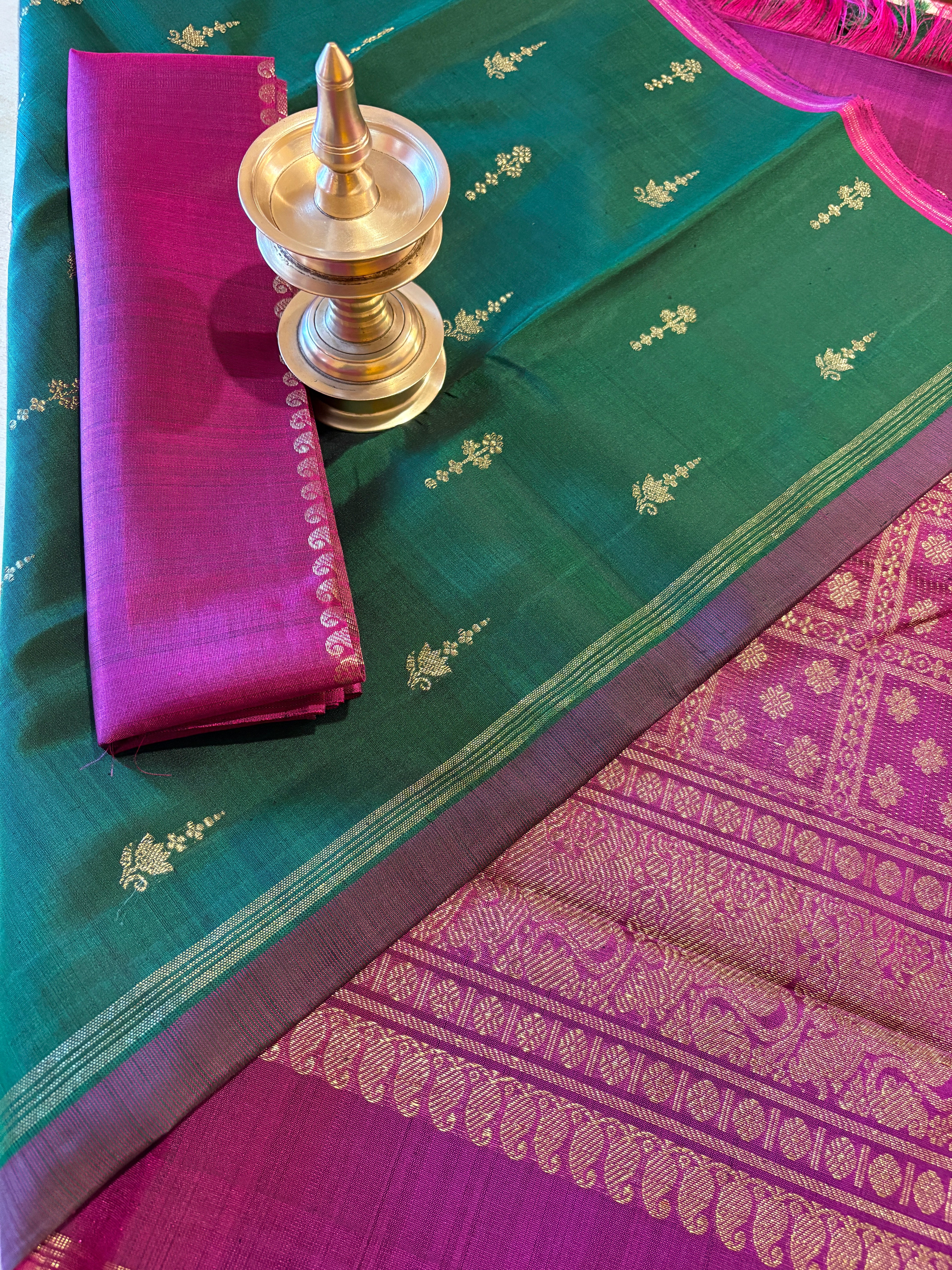 Velvety dark green borderless kanjivaram silk Saree - RK0498
