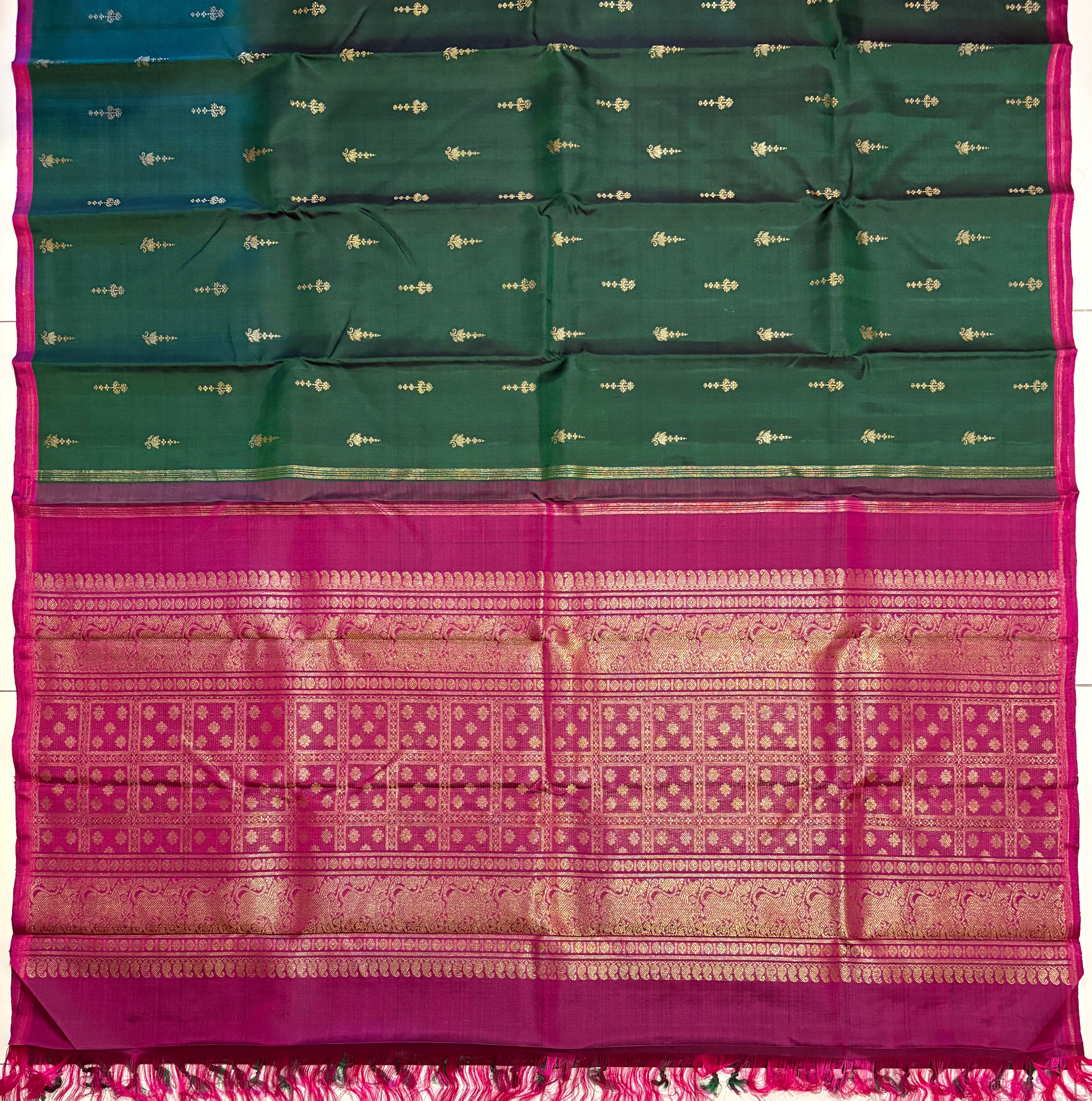 Velvety dark green borderless kanjivaram silk Saree - RK0498