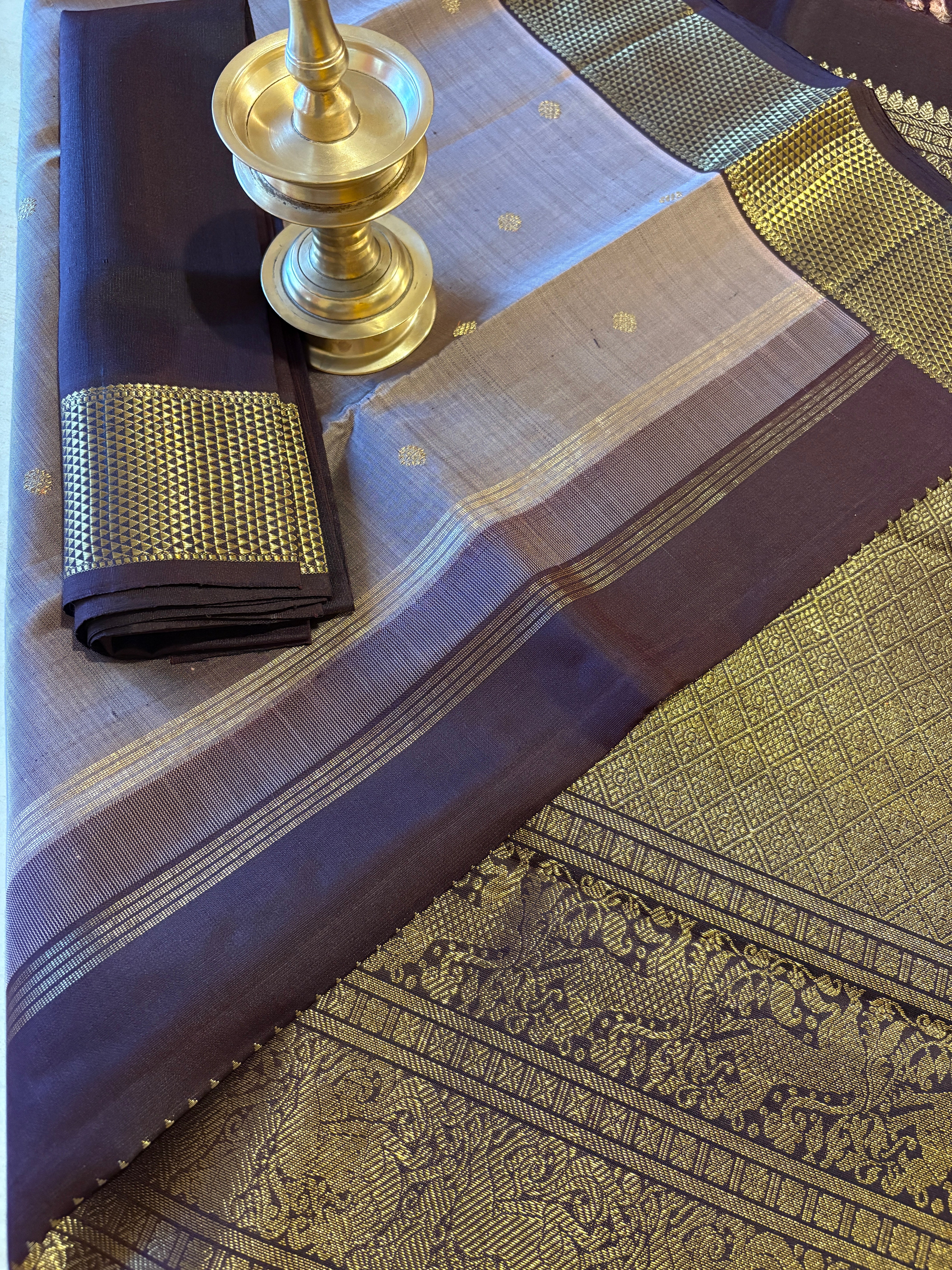 Burnt Onion Kanjivaram Silk Saree with Dark Nagapazham borders-RK0101